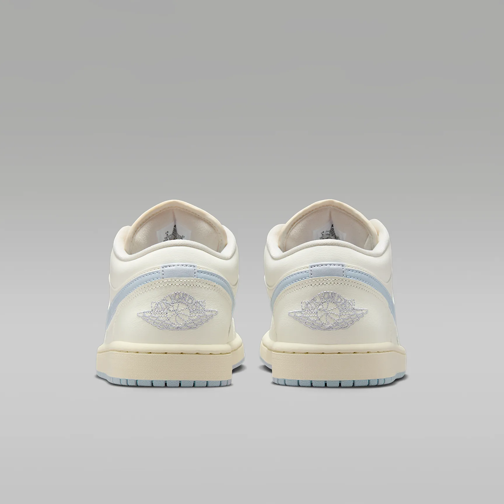 8D9CA6_Air-Jordan-1-Low-WMNS_GHOST_DC0774-106_img5