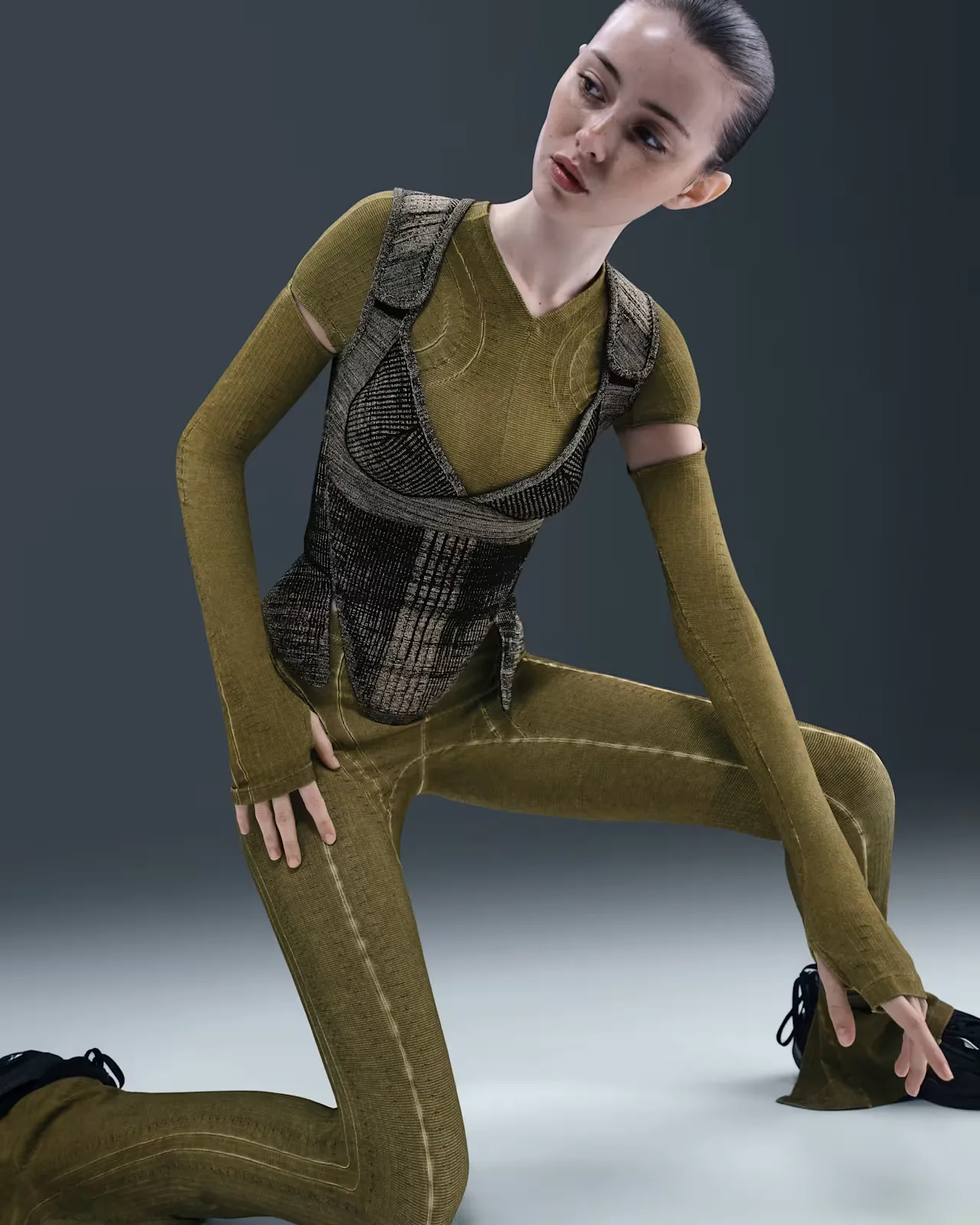 837D76_KNWLS-x-Nike-Scythe-Corset-WMNS_BLACK-BEIGE-FLYKNIT_img2