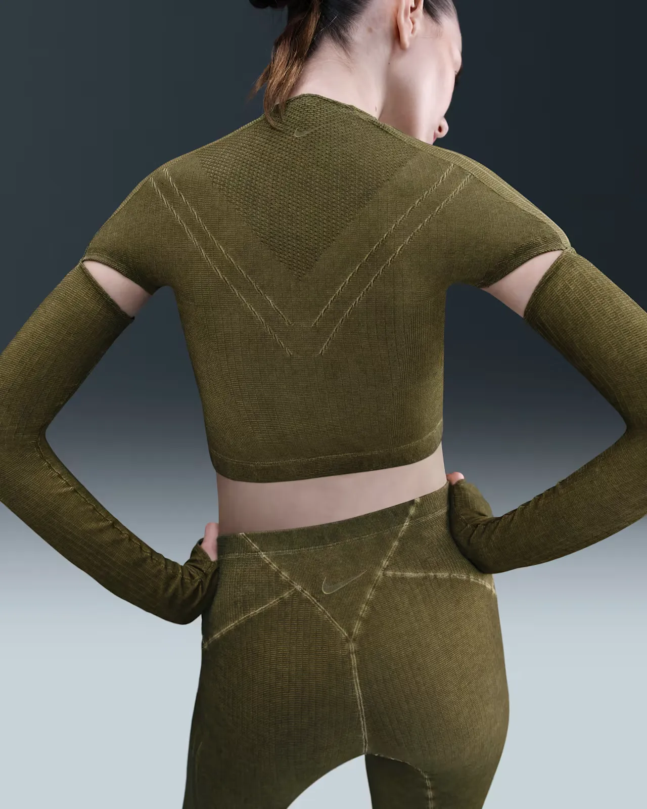 6C5D3E_KNWLS-x-Nike-Ghost-Top-WMNS_KHAKI_IB0265-368_img1