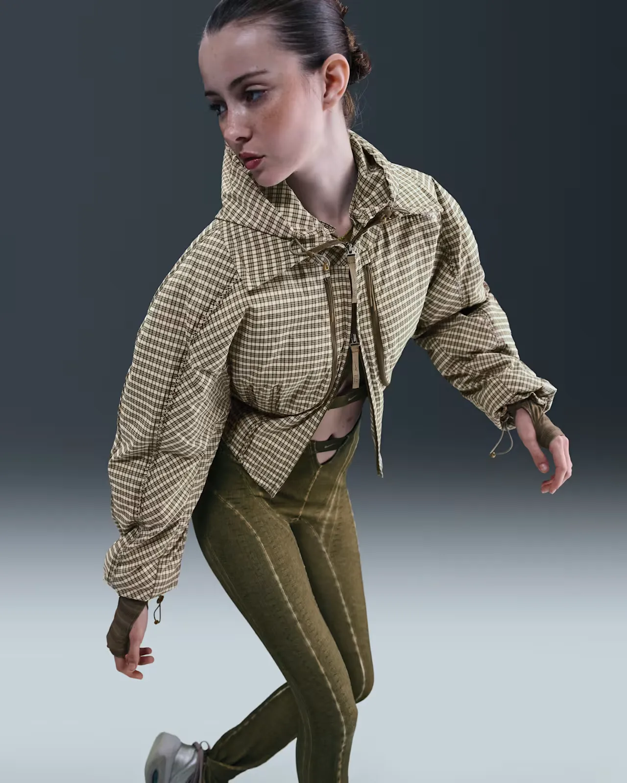 6C5D3E_KNWLS-x-Nike-Joan-Jacket-WMNS_KHAKI_A-venir_img2