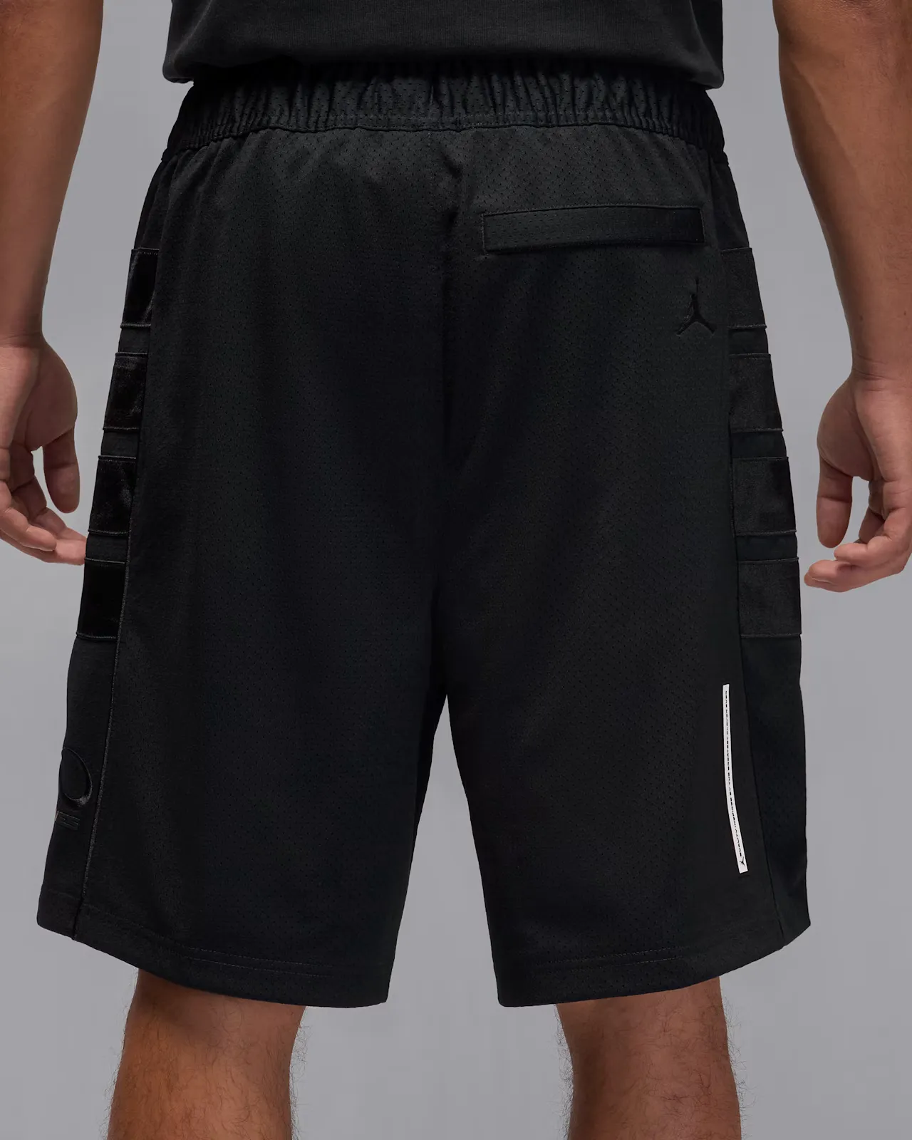 000000_Infinite-Archives-x-Jordan-Cat-Scratch-Shorts_BLACK_HV8680-010_img2