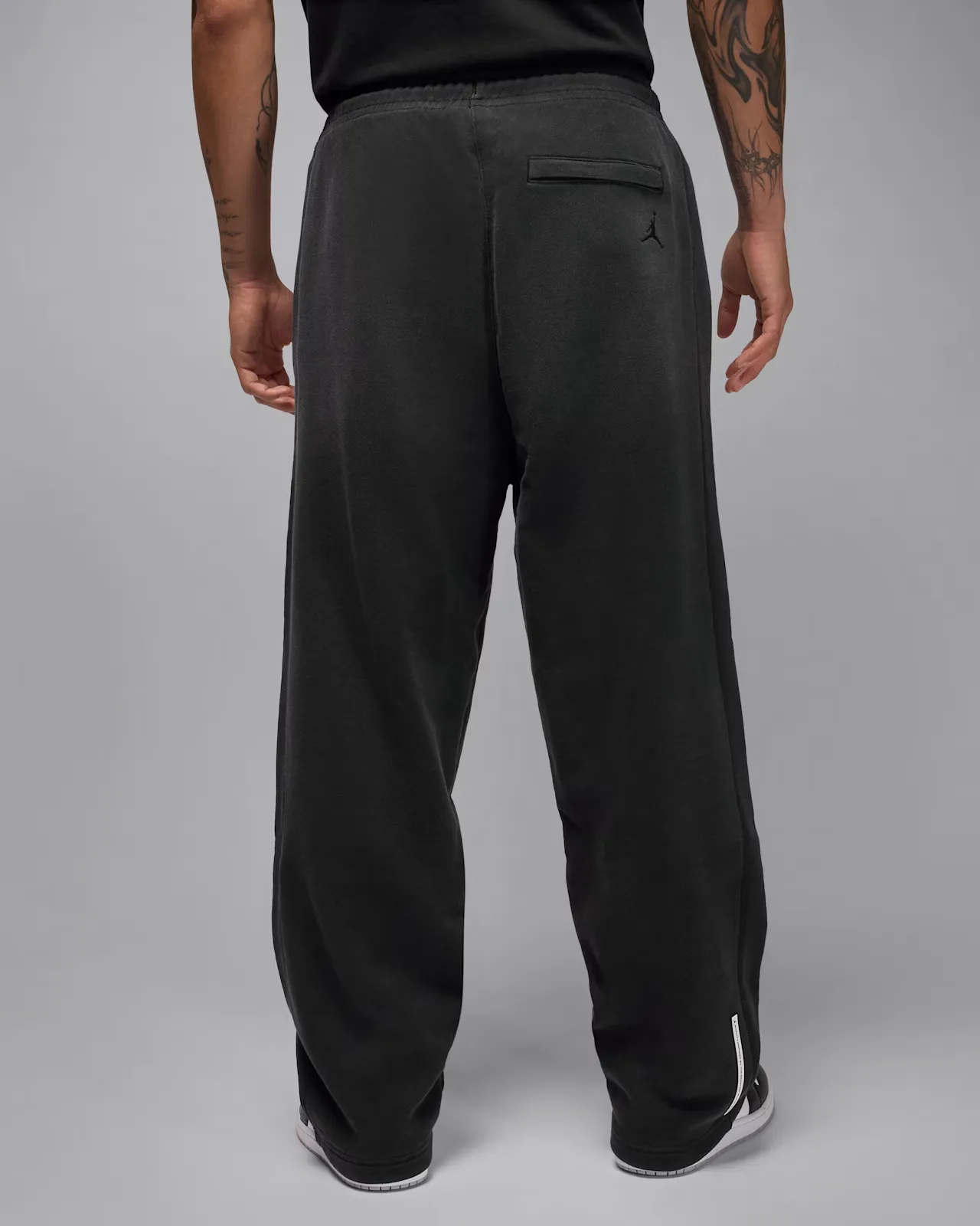 000000_Infinite-Archives-x-Jordan-Fleece-Trousers_BLACK_HV8686-010_img1