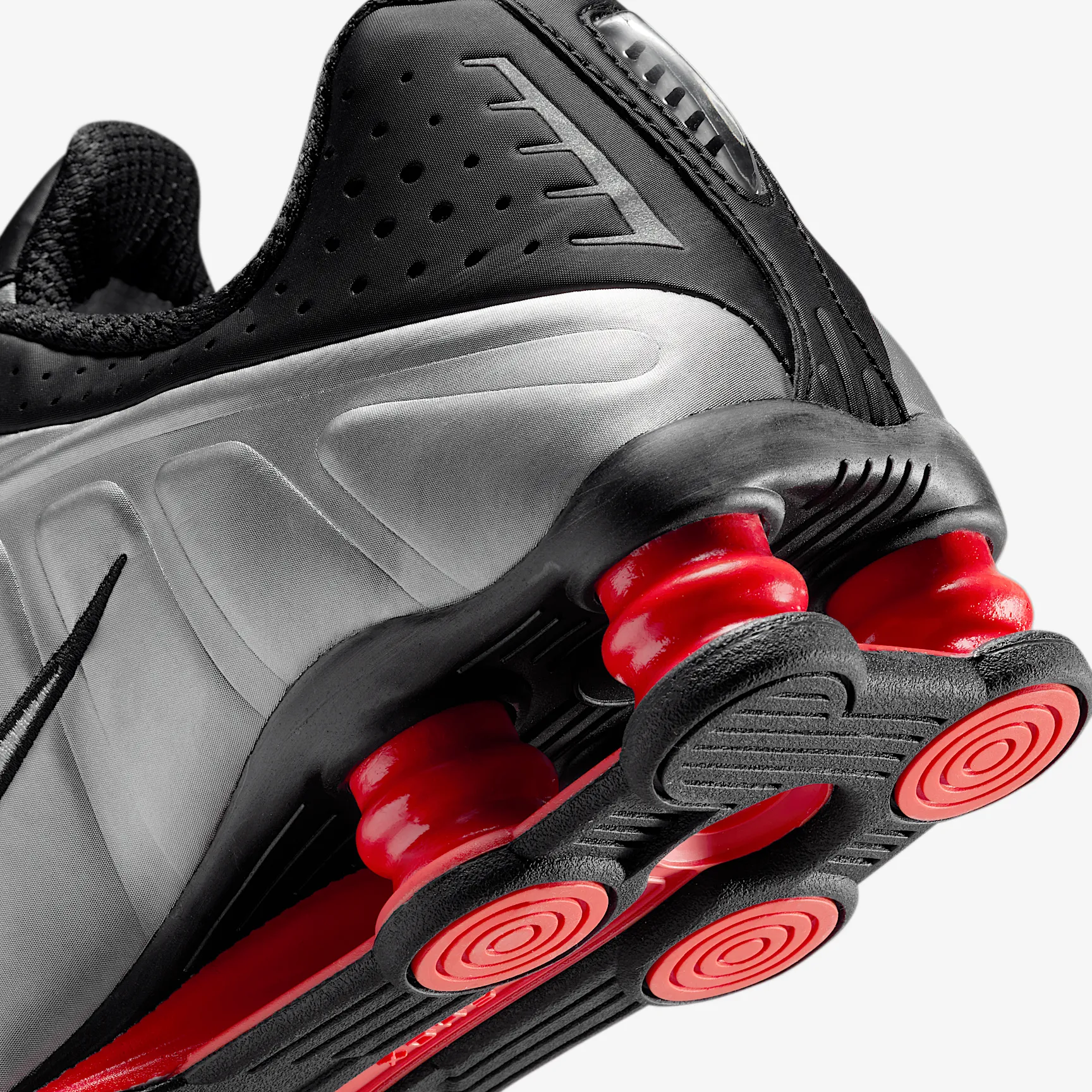 000000_Nike-Shox-R4-WMNS_BLACK-METALLIC-SILVER_AR3565-011_img7