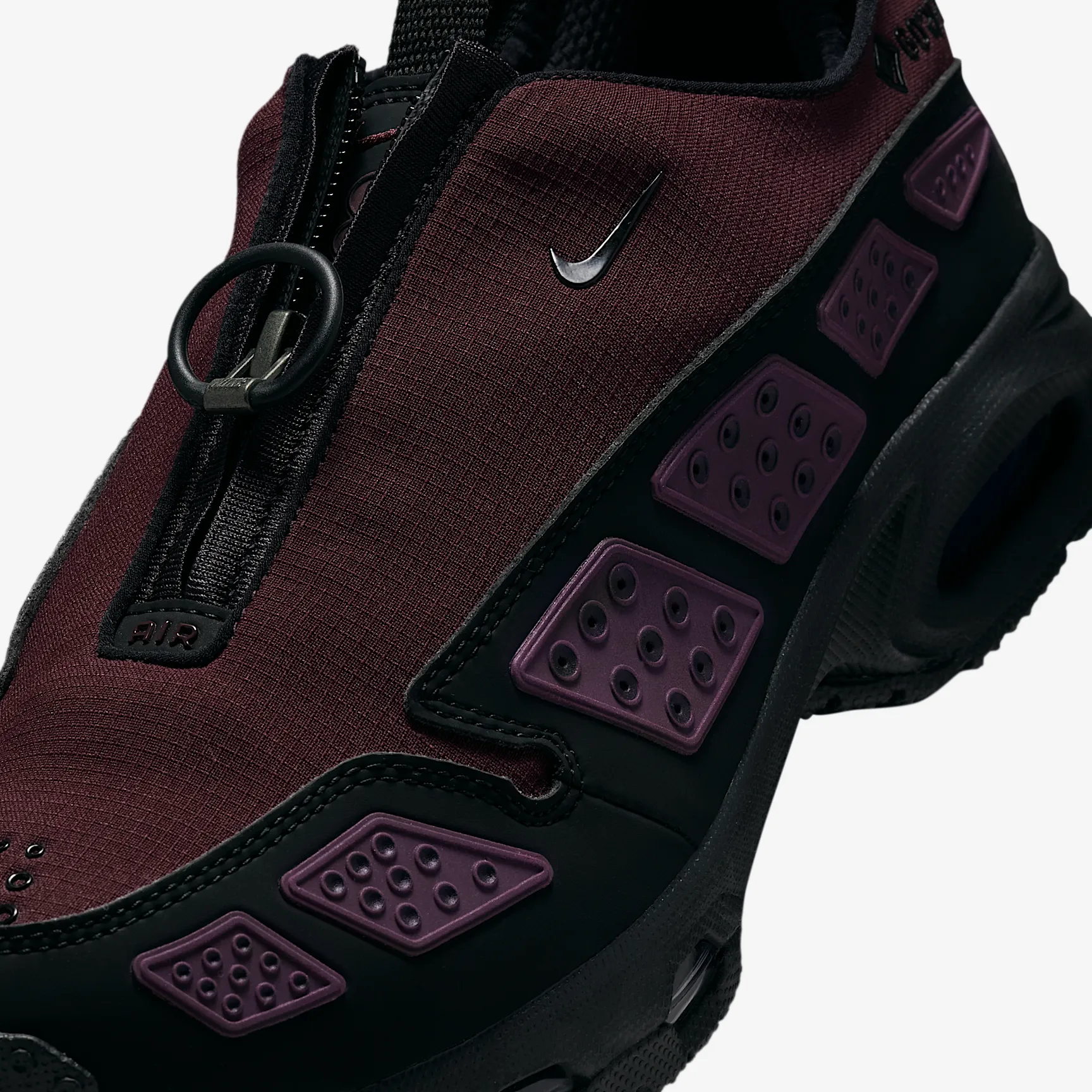 3D2126_Nike-Air-Max-SNDR-GTX_BURGUNDY_FZ4238-600_img6