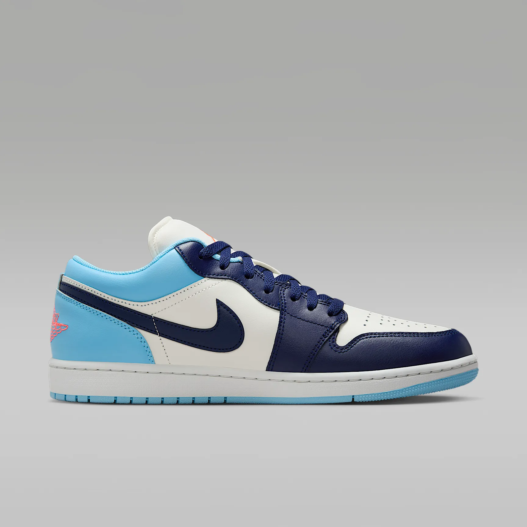 197CA5_Air-Jordan-1-Low_BLUE-CHILL_553558-149_img2