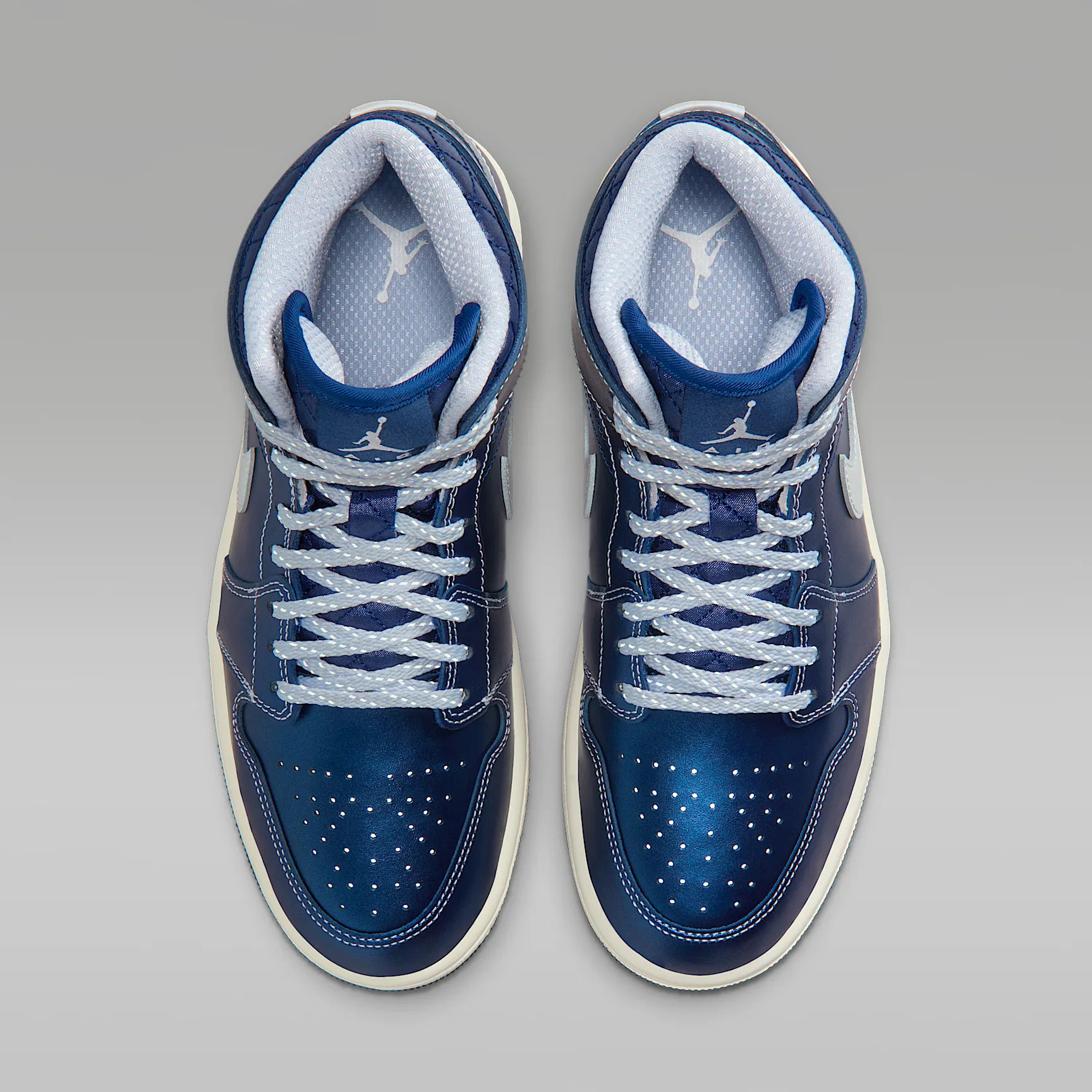 124B79_Air-Jordan-1-Mid-SE_METALLIC-BLUE_IM5128-001_img3