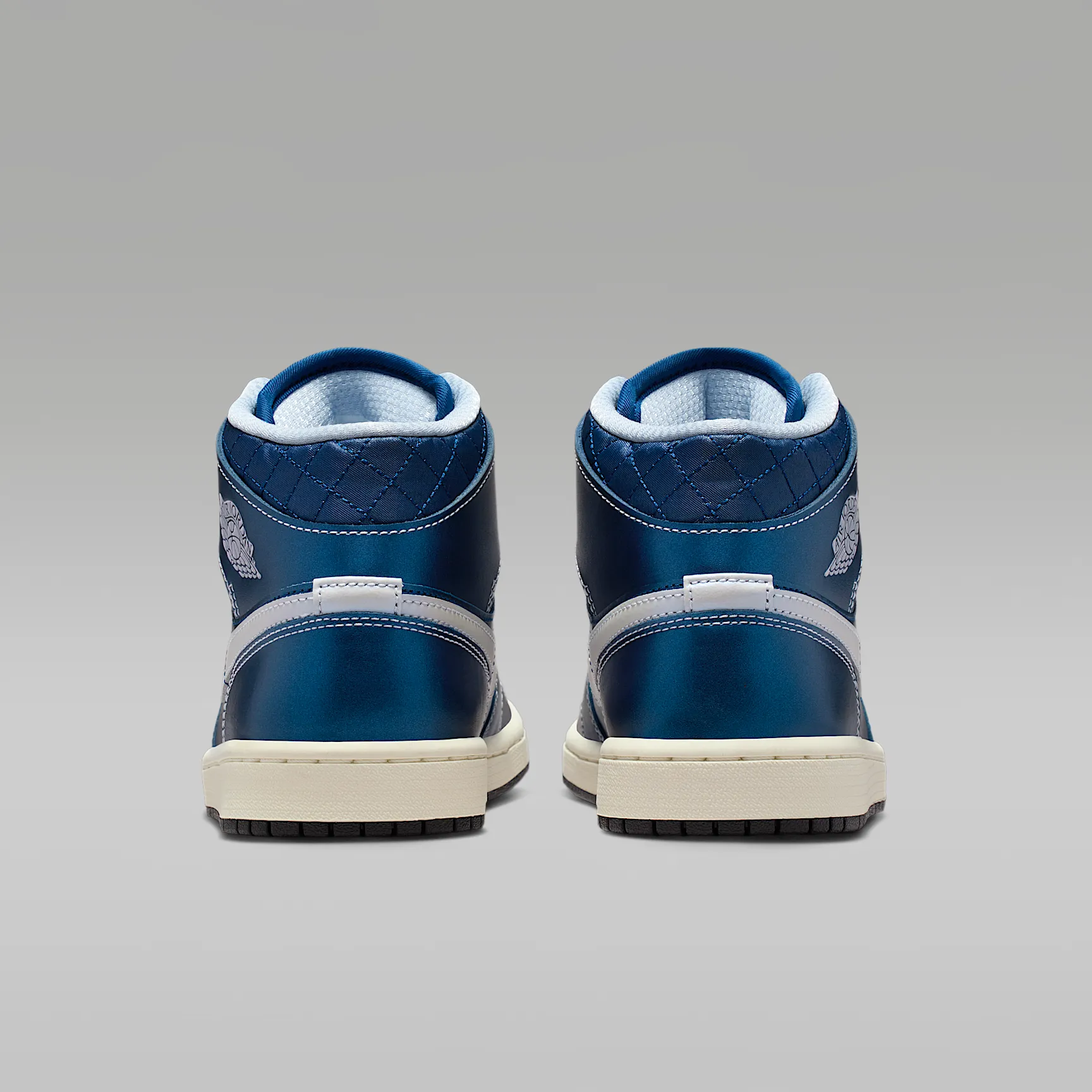 124B79_Air-Jordan-1-Mid-SE_METALLIC-BLUE_IM5128-001_img5