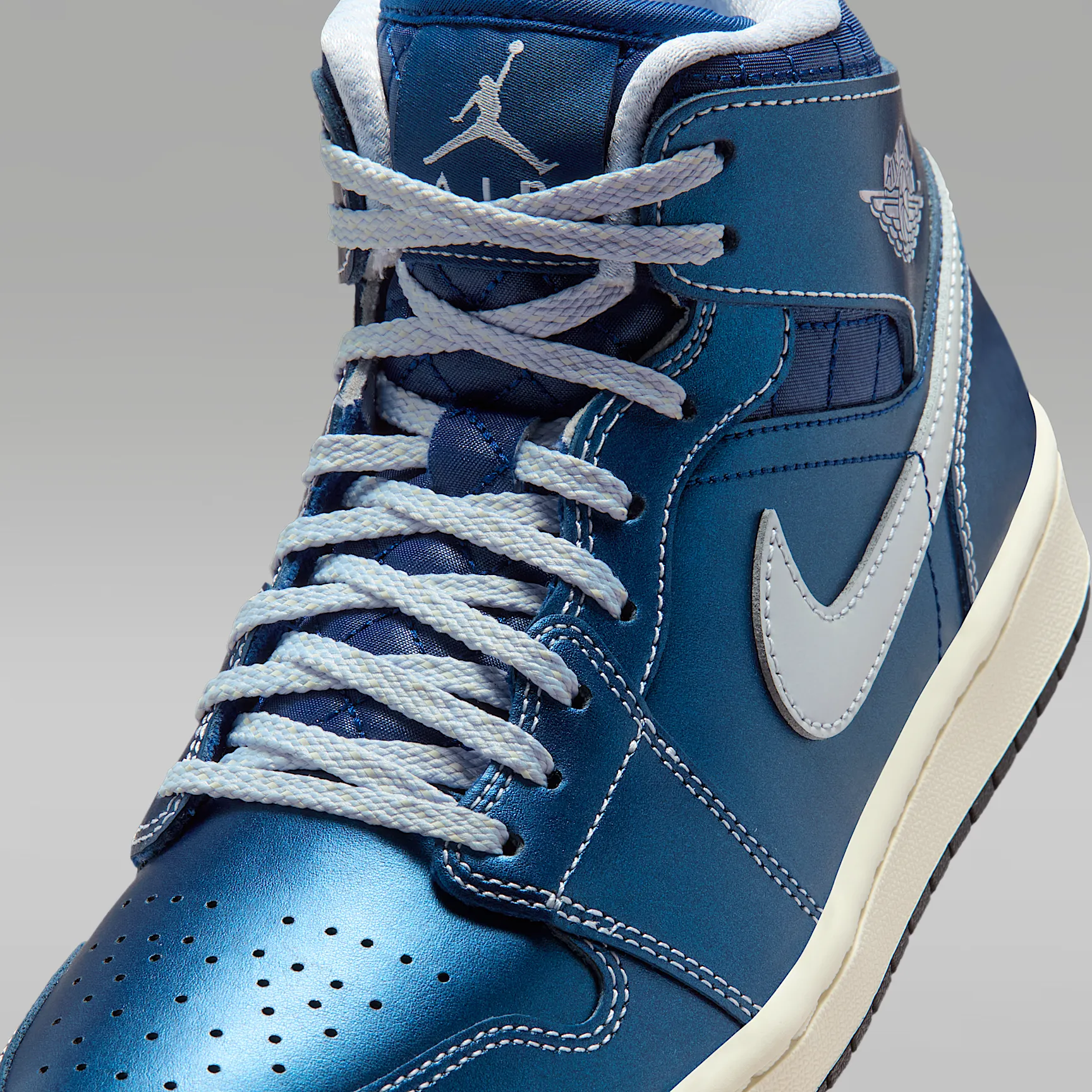 124B79_Air-Jordan-1-Mid-SE_METALLIC-BLUE_IM5128-001_img6
