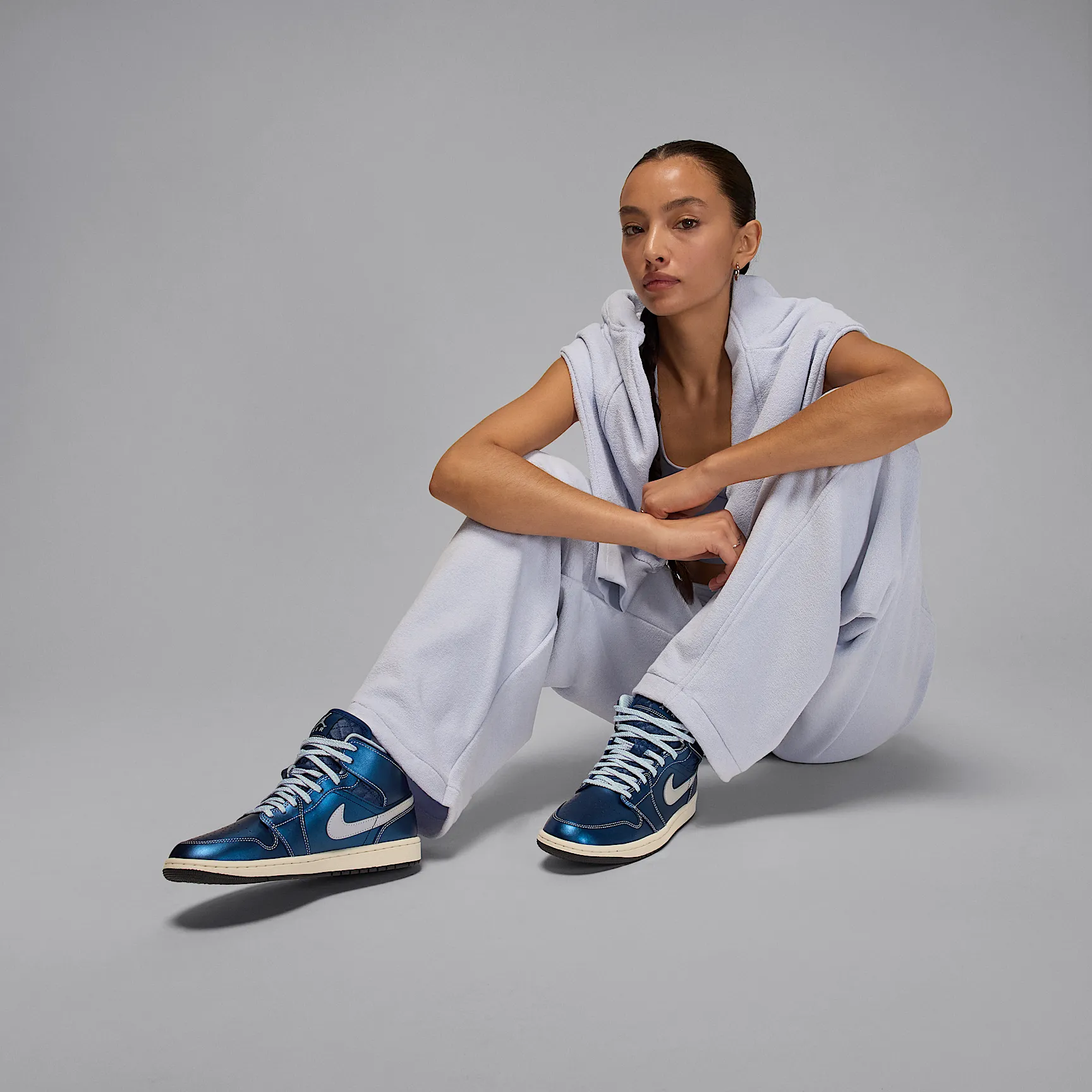 124B79_Air-Jordan-1-Mid-SE_METALLIC-BLUE_IM5128-001_img8