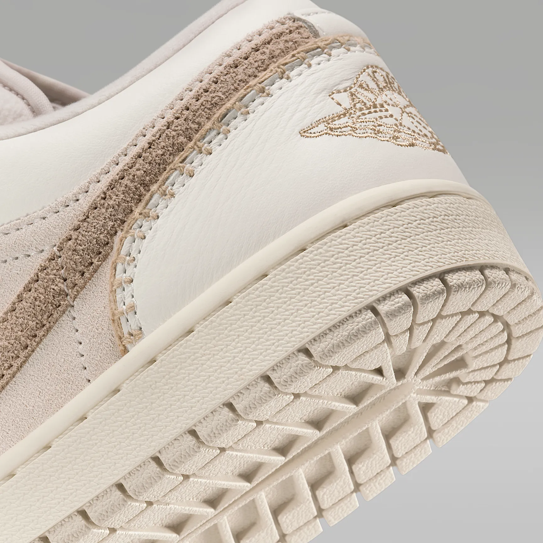 A28A77_Air-Jordan-1-Low-SE_LIGHT-OREWOOD-SAIL_HV4268-120_img7