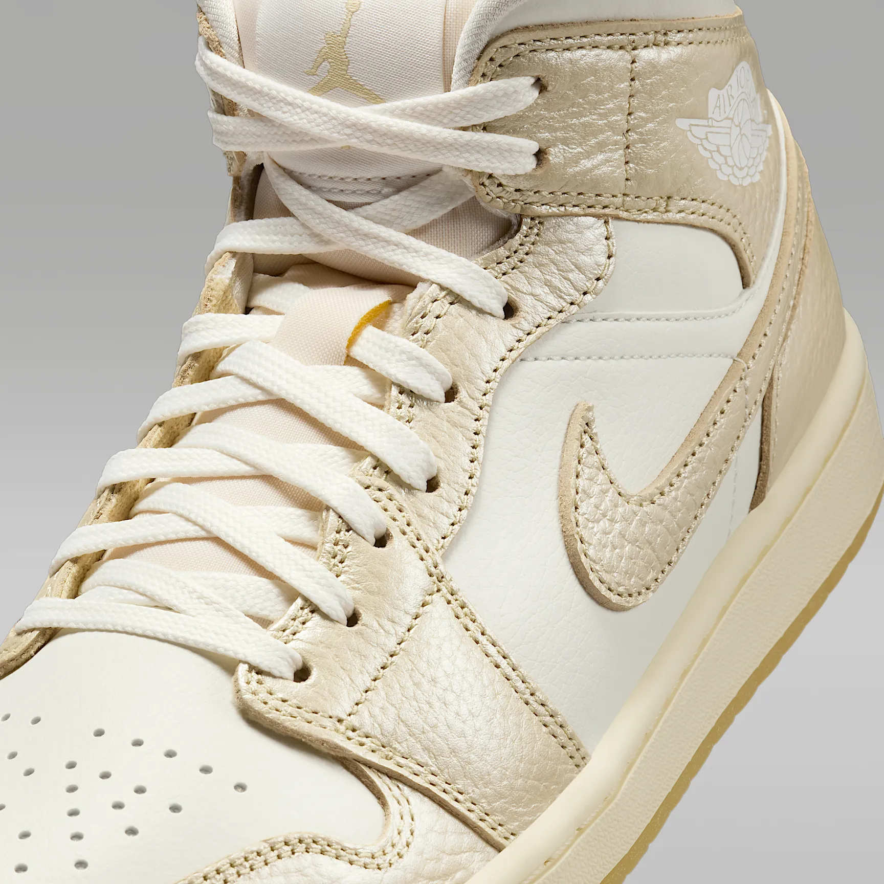 E7E0C9_Air-Jordan-1-Mid-SE_SAIL-PALE-IVORY-GOLD_HV5159-100_img6