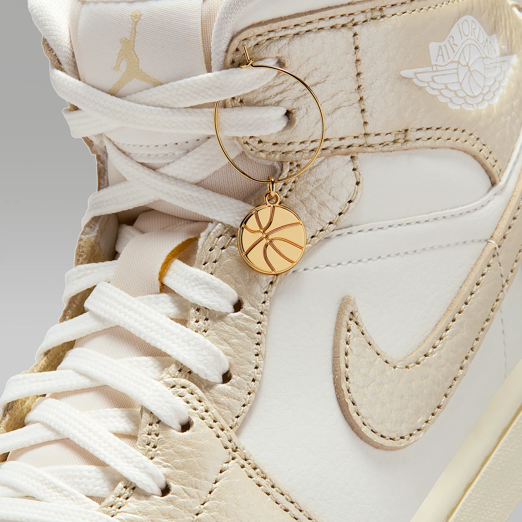E7E0C9_Air-Jordan-1-Mid-SE_SAIL-PALE-IVORY-GOLD_HV5159-100_img8