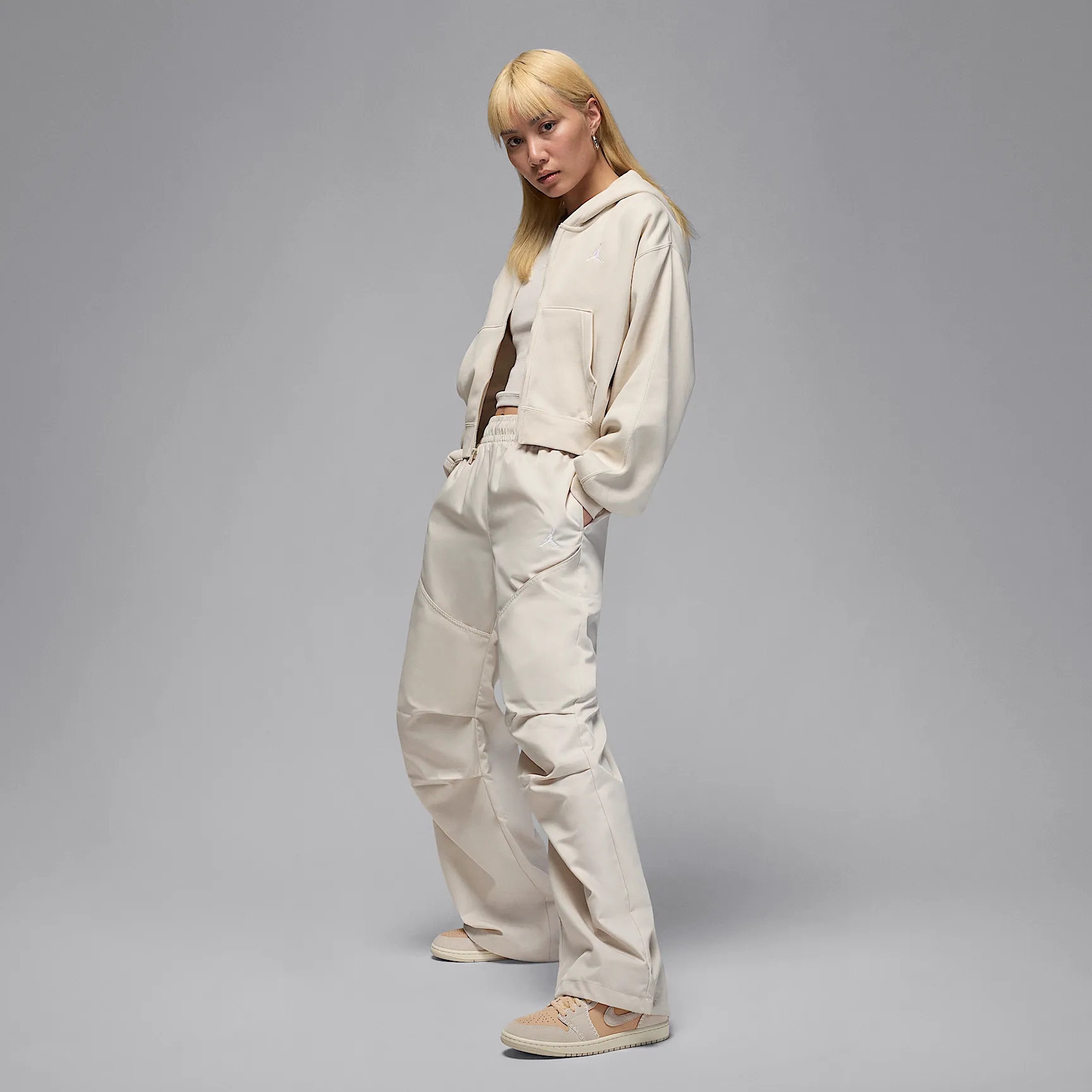 735541_Air-Jordan-1-Mid-SE-WMNS_HEMP-SAIL_HV4269-200_img10