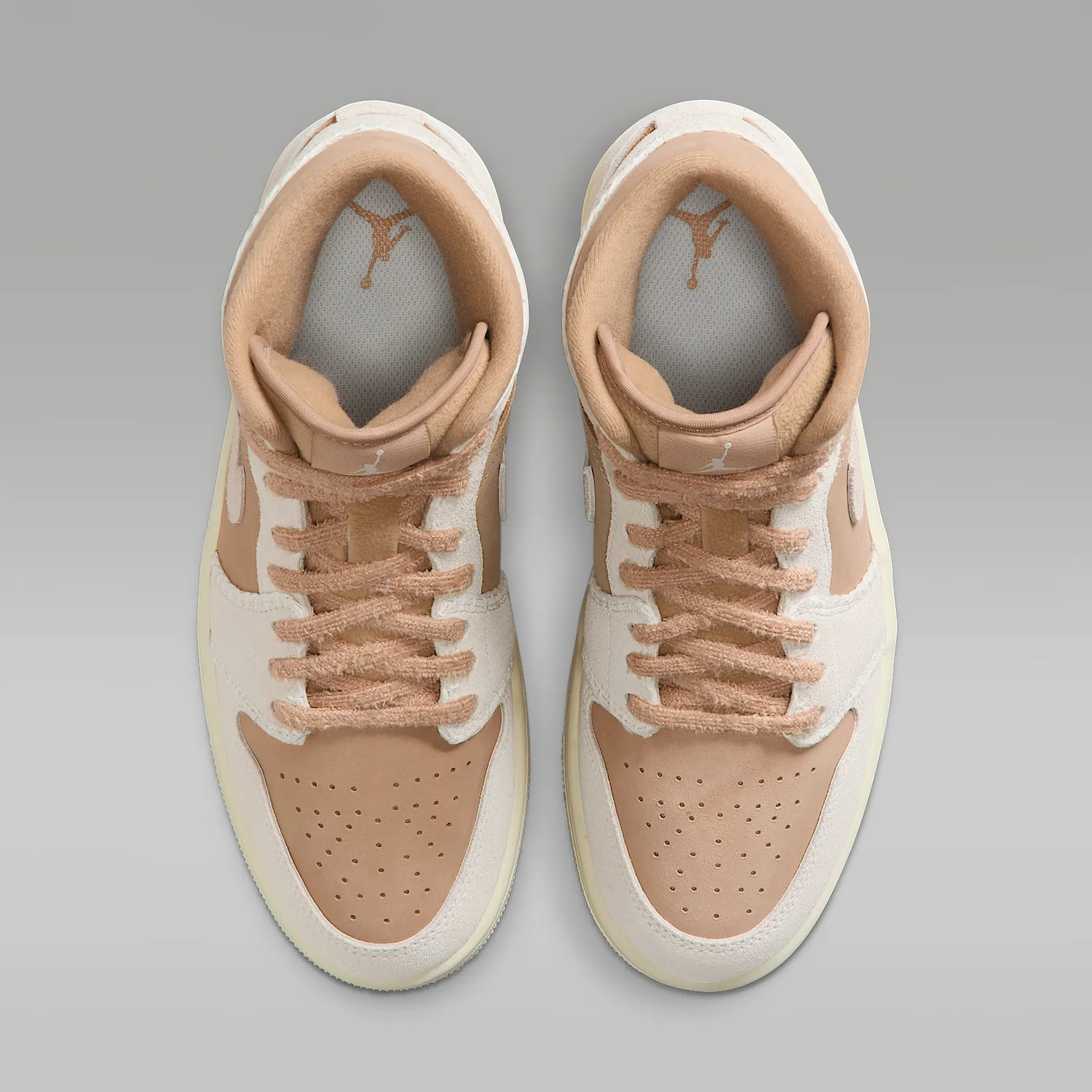 735541_Air-Jordan-1-Mid-SE-WMNS_HEMP-SAIL_HV4269-200_img3