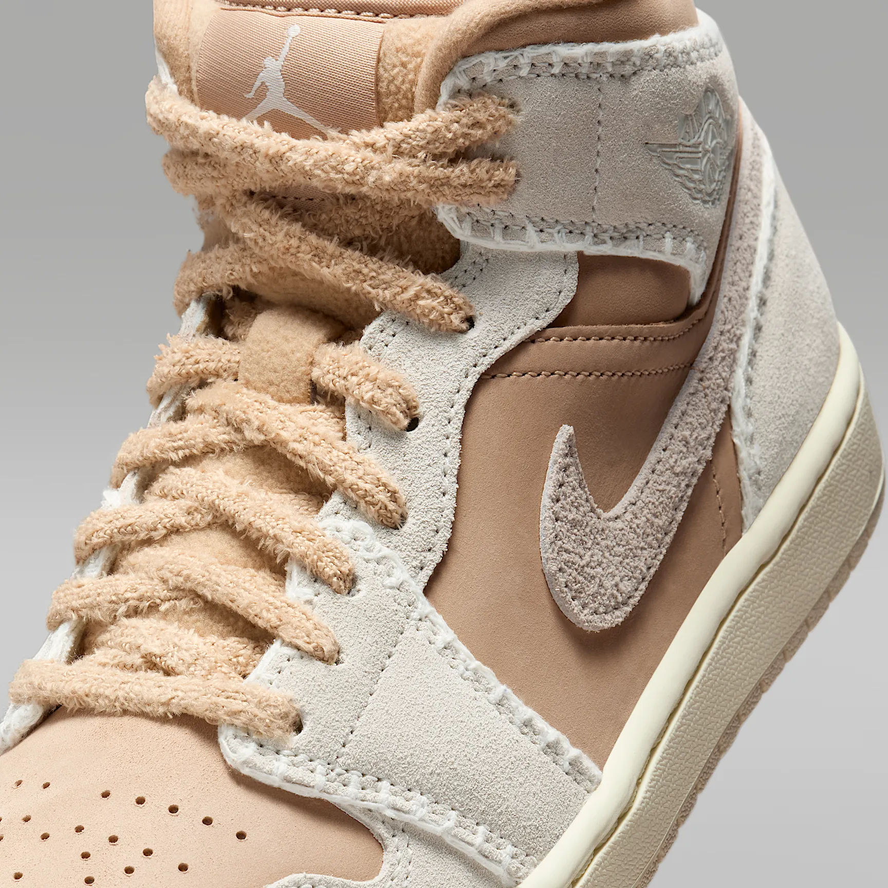 735541_Air-Jordan-1-Mid-SE-WMNS_HEMP-SAIL_HV4269-200_img6