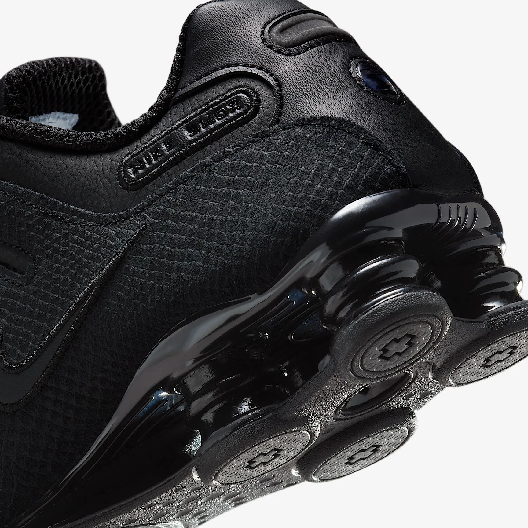 000000_Nike-Shox-NZ_TRIPLE-BLACK_378341-001_img7