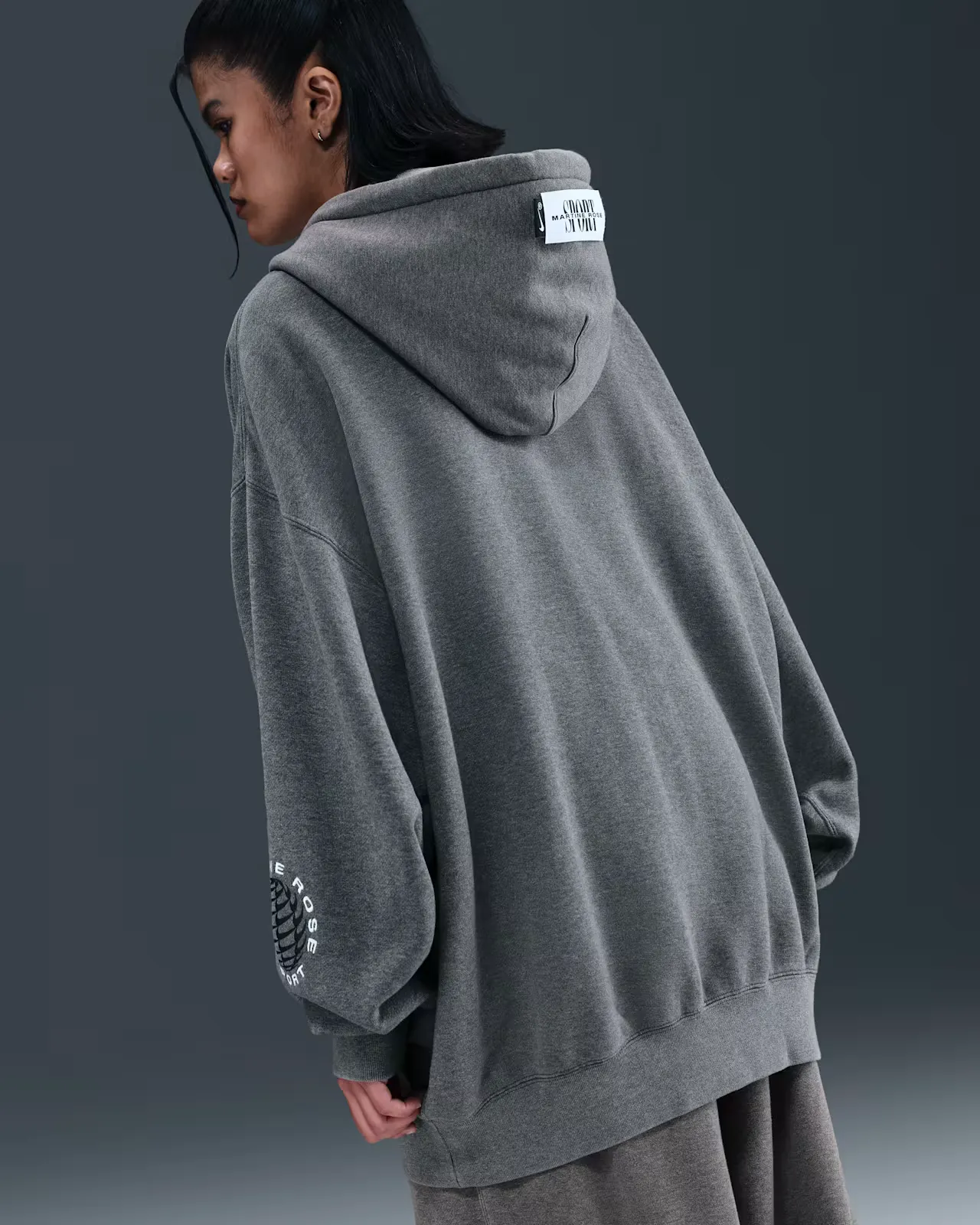 8D9399_Martine-Rose-x-Nike-Full-Zip-Fleece-Hoodie_GREY_HM9025-422_img3