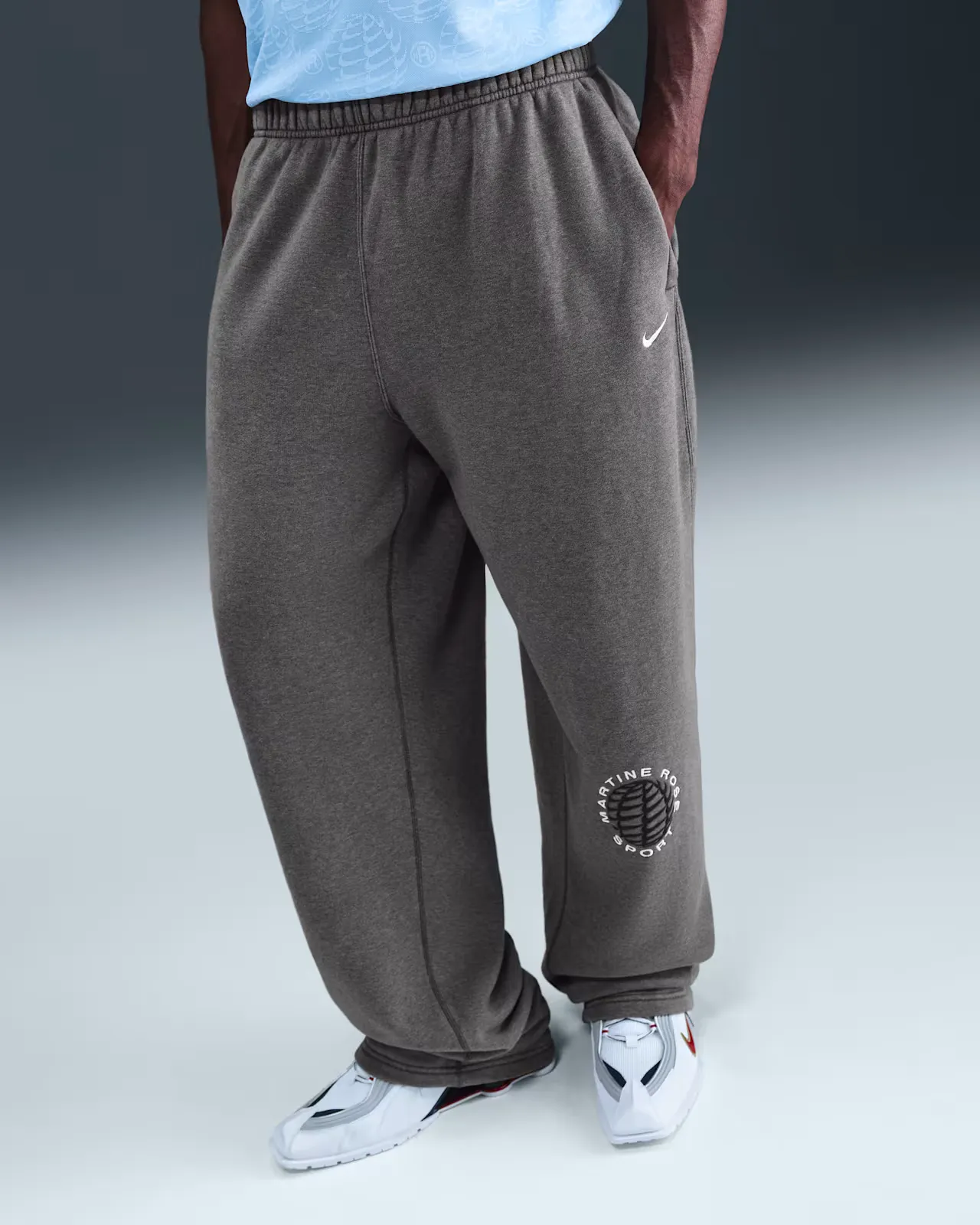 A8A5A8_Martine-Rose-x-Nike-Fleece-Pants_GREY_HM9033-002_img1