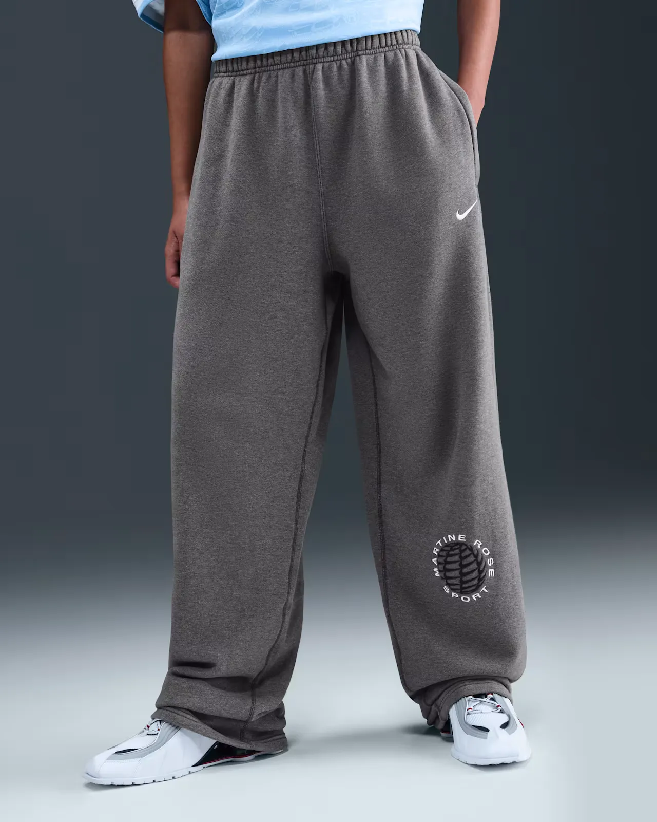 A8A5A8_Martine-Rose-x-Nike-Fleece-Pants_GREY_HM9033-002_img2
