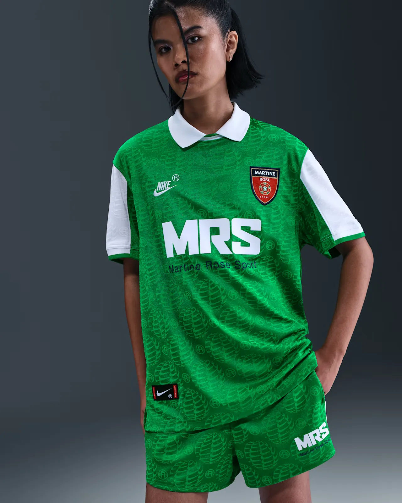 1EB05B_Martine-Rose-x-Nike-Jersey-T-shirt_GREEN_HM9020-310_img1