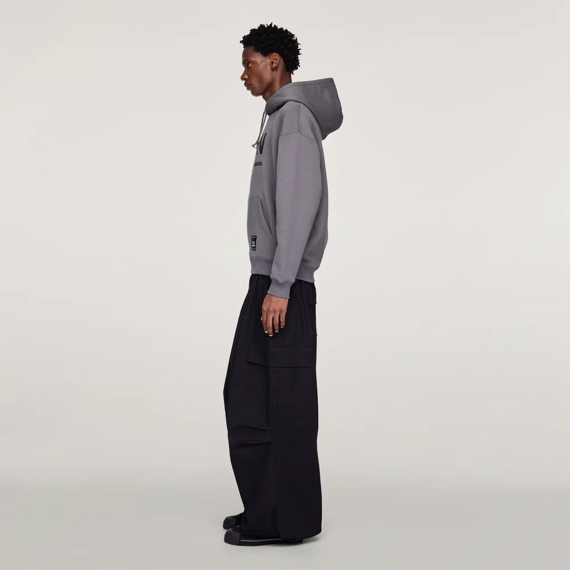867E88_Neighborhood-x-adidas-Y-3-Graphic-Hoodie_BLACK-GRAPHITE_JX7462_img3