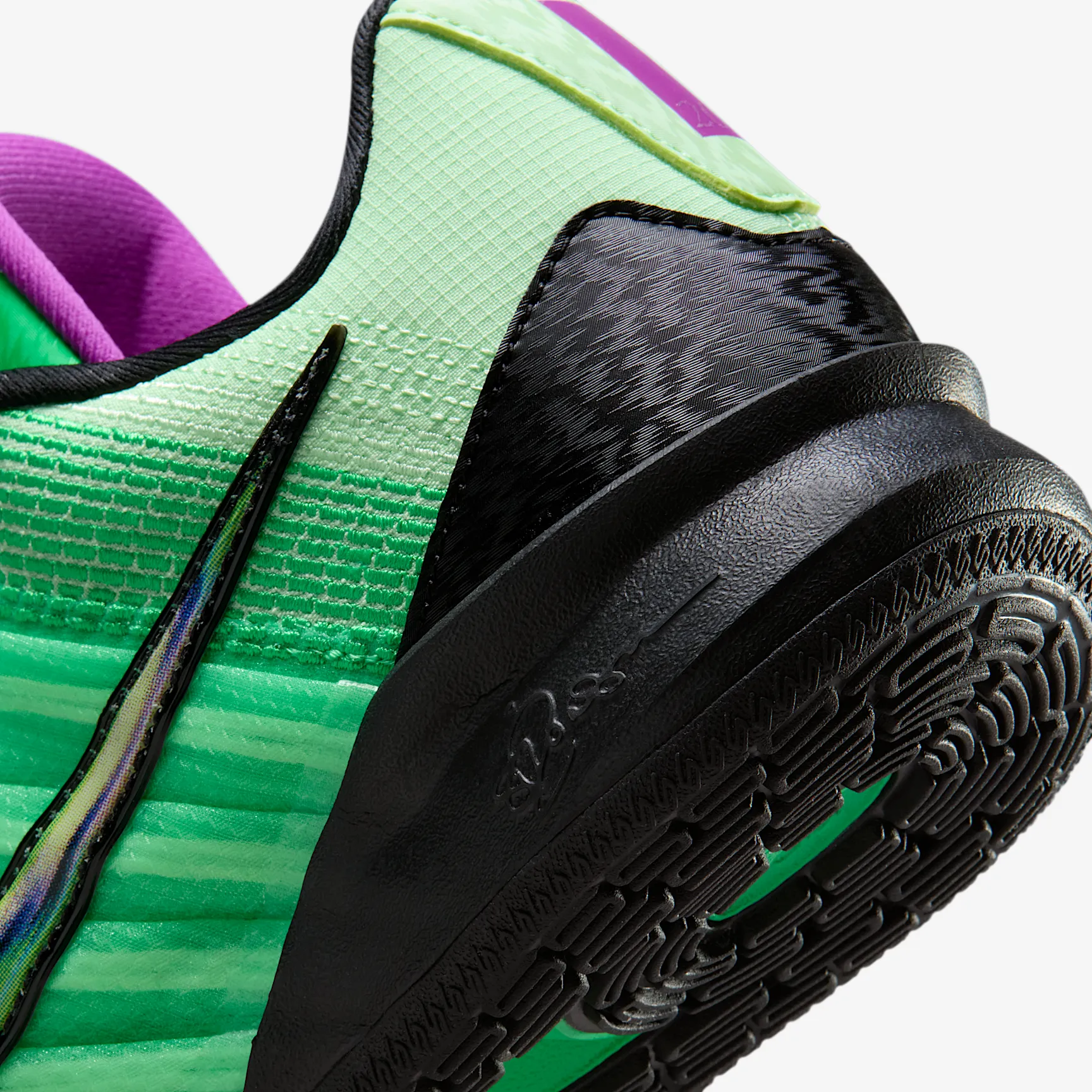 3DBC83_Nike-Sabrina-3_GAMER_II3985-300_img7