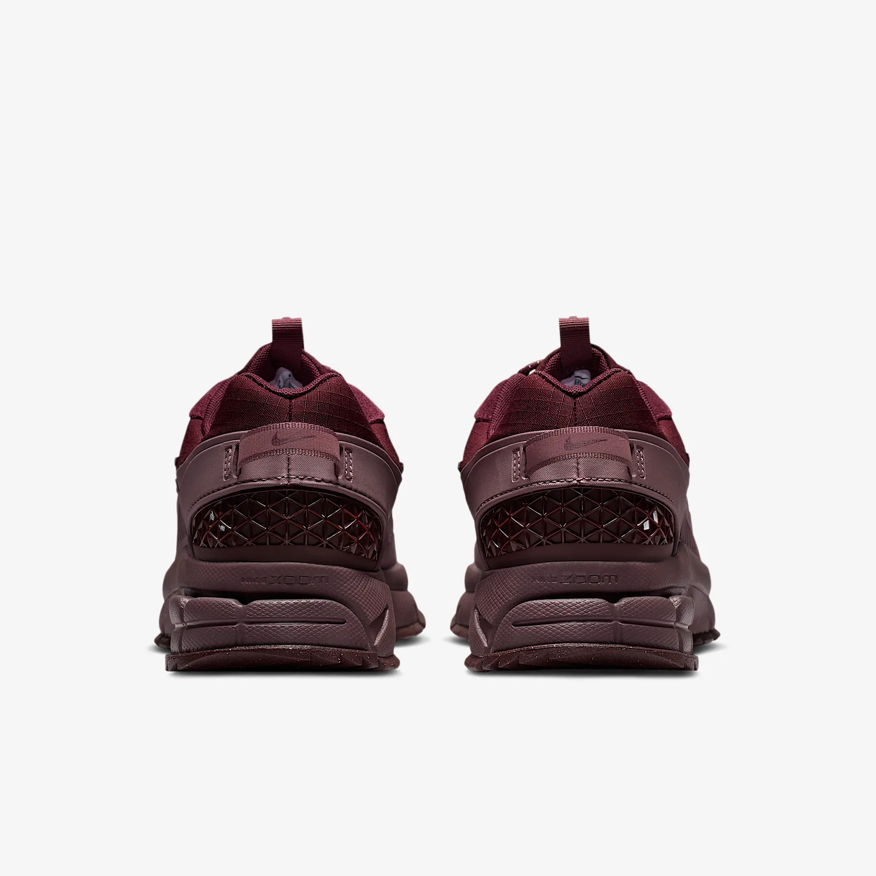 552832_Nike-Zoom-Vomero-Roam-WMNS_BURGUNDY-CRUSH_HQ2181-500_img5