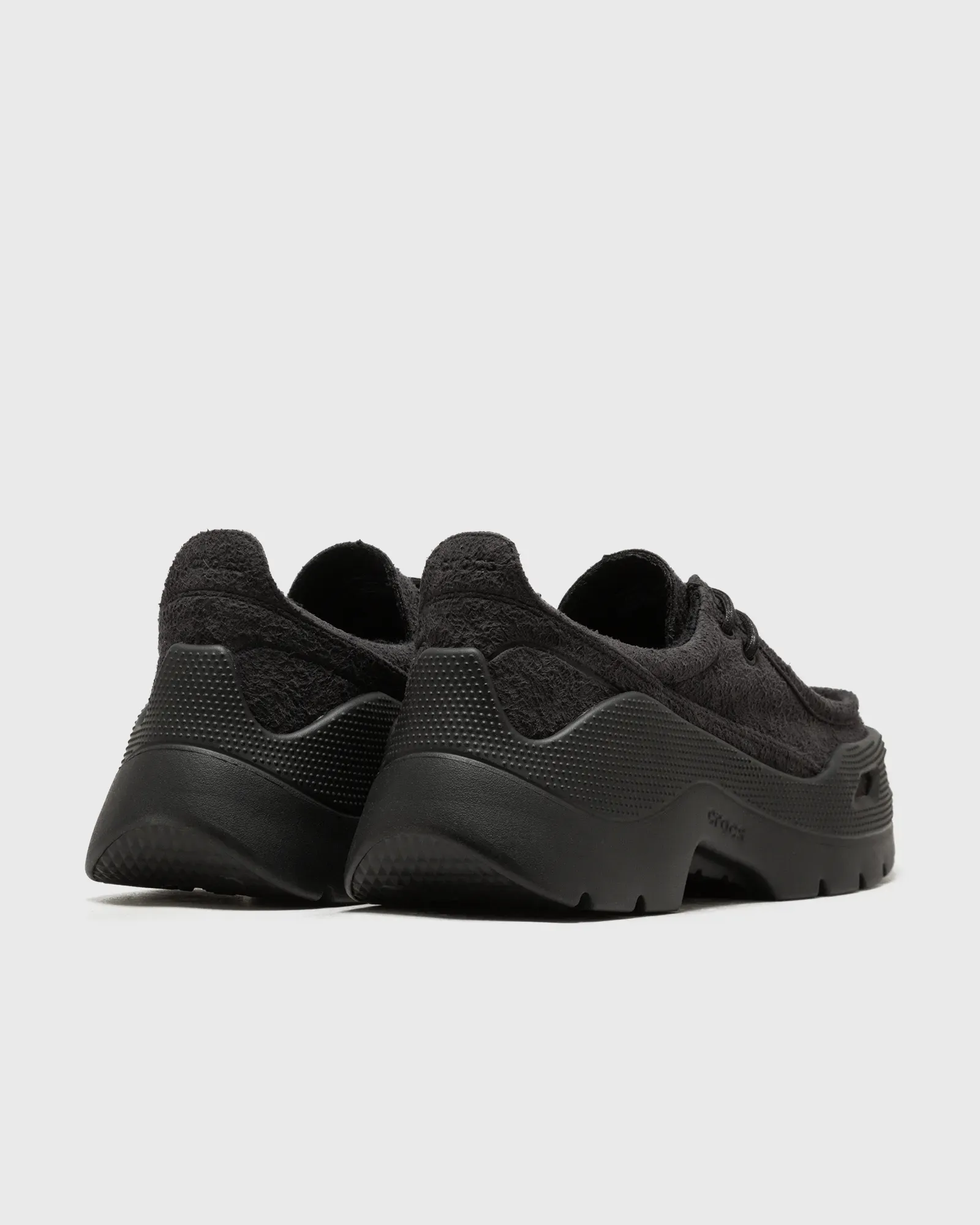 000000_Crocs-Gallery-Shoe_BLACK_210640-001_img3