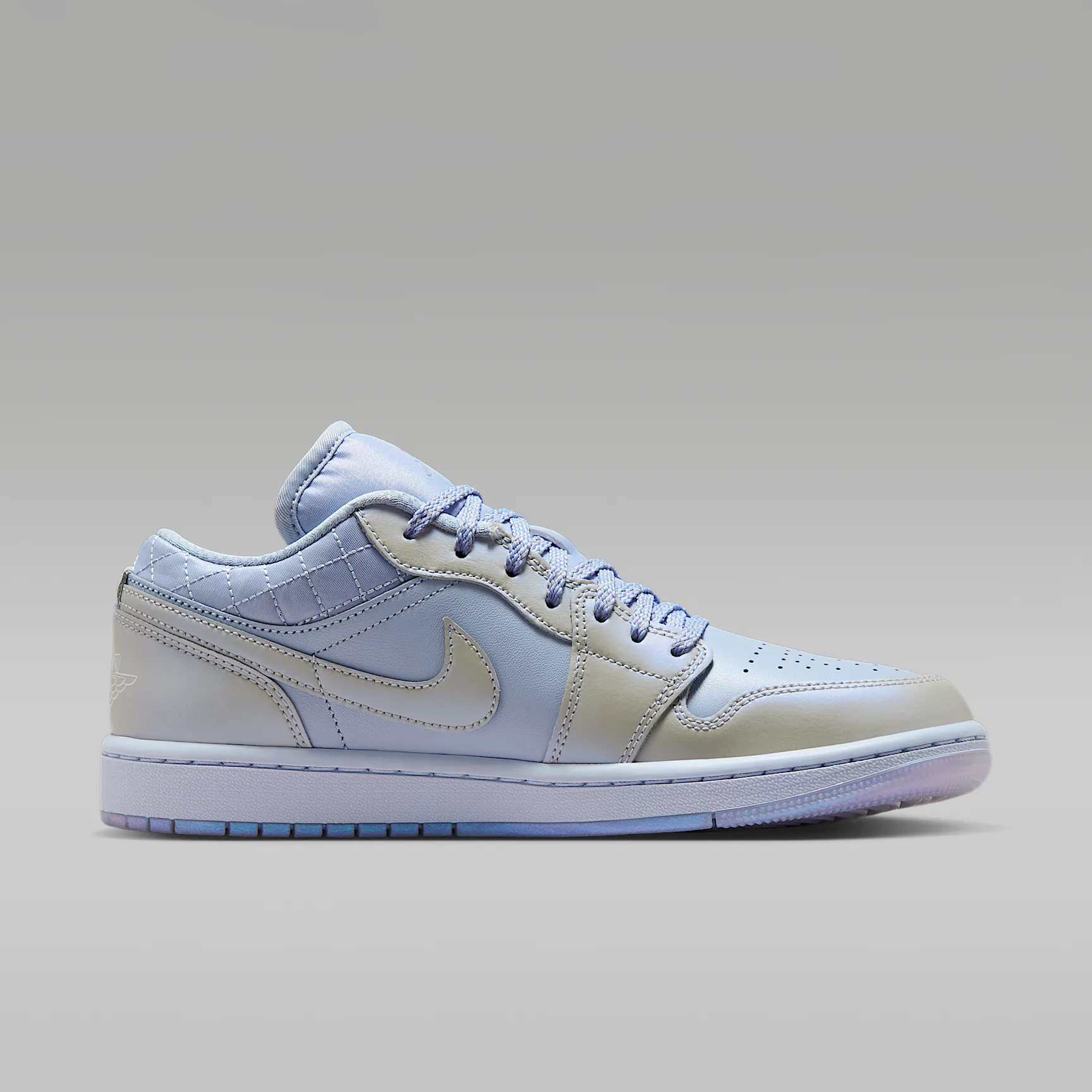 C0CEE3_Air-Jordan-1-Low-SE-WMNS_GHOST-SAIL-PURE_IM5129-010_img2