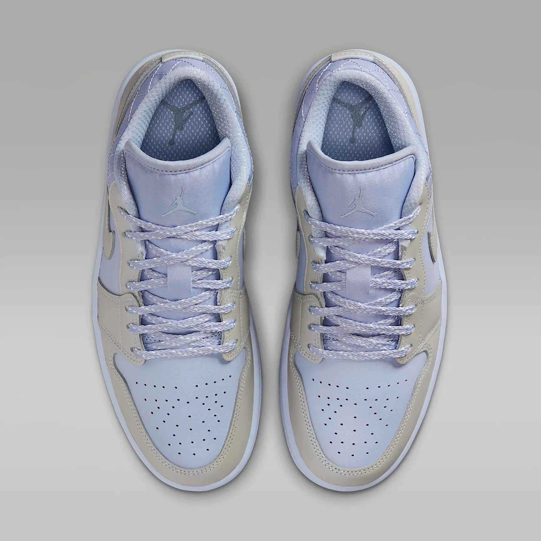 C0CEE3_Air-Jordan-1-Low-SE-WMNS_GHOST-SAIL-PURE_IM5129-010_img3