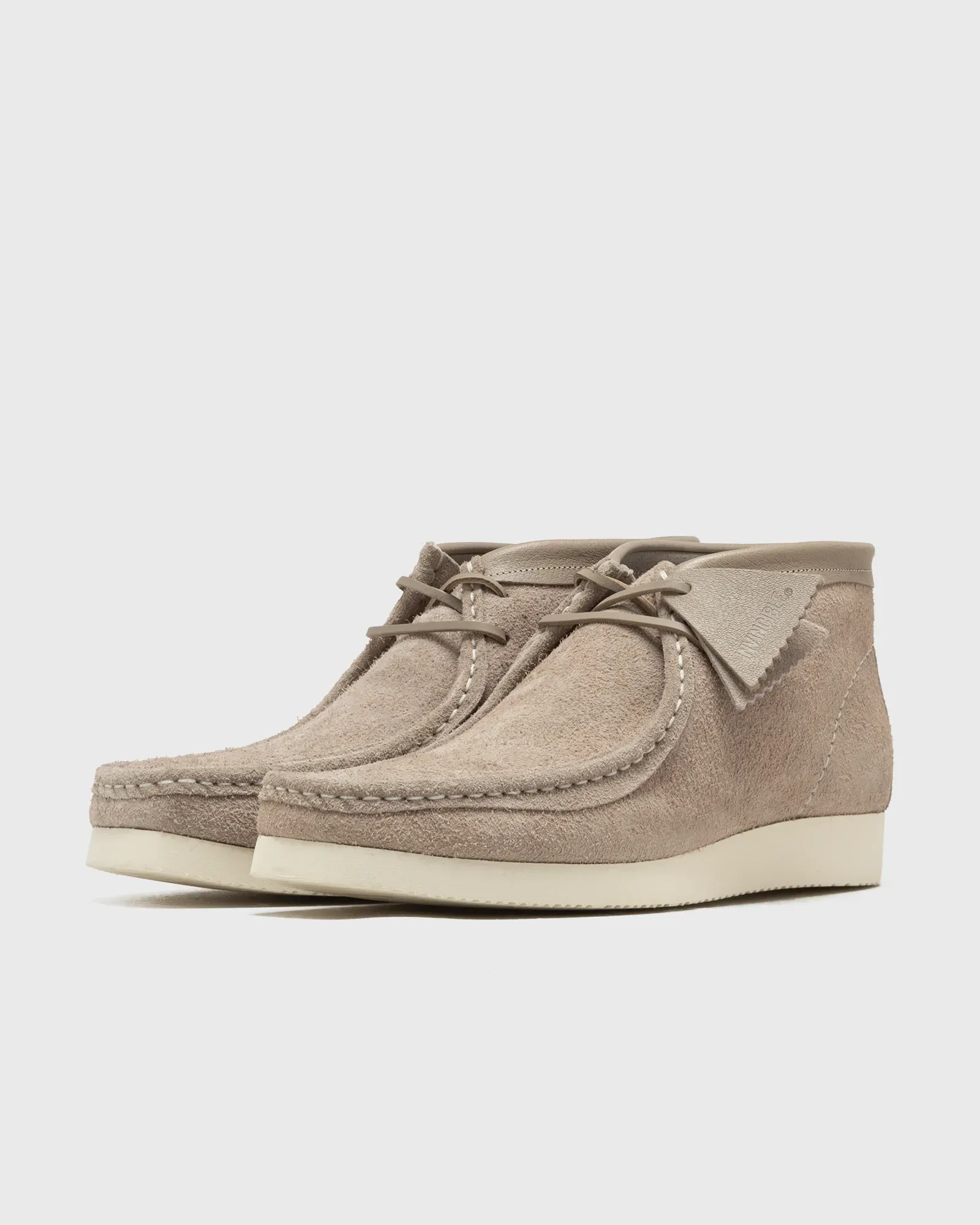 917D6B_Invincible-x-Clarks-Wallabee-Boot_TAUPE-COMBI_26182297_img1