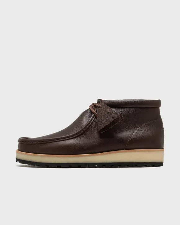 917D6B_Invincible-x-Clarks-Wallabee-Boot_TAUPE-COMBI_26182297_img4