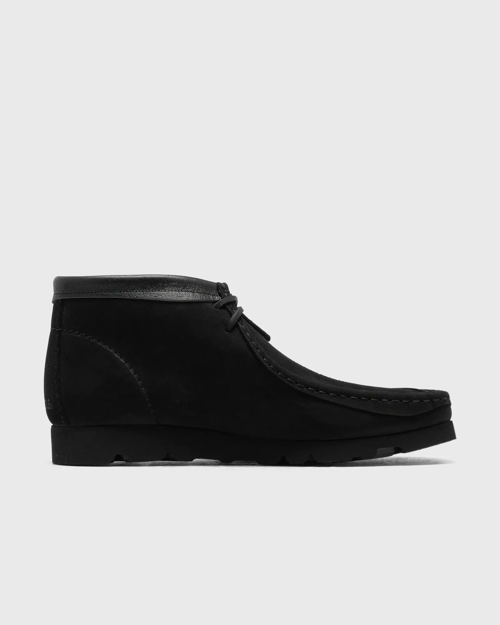 000000_Invincible-x-Clarks-Wallabee-Boot_BLACK-COMBI_26182298_img2