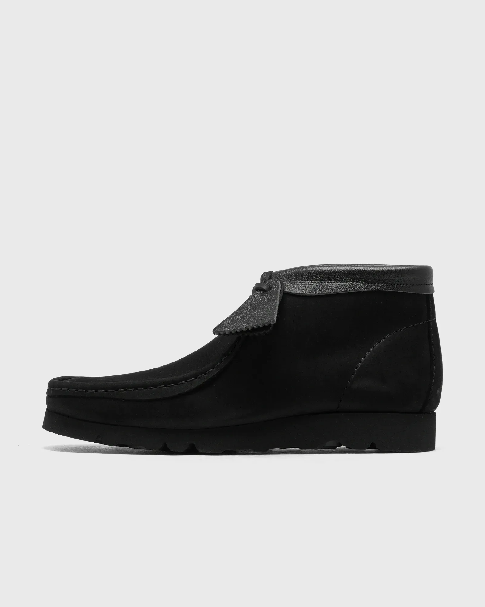 000000_Invincible-x-Clarks-Wallabee-Boot_BLACK-COMBI_26182298_img0