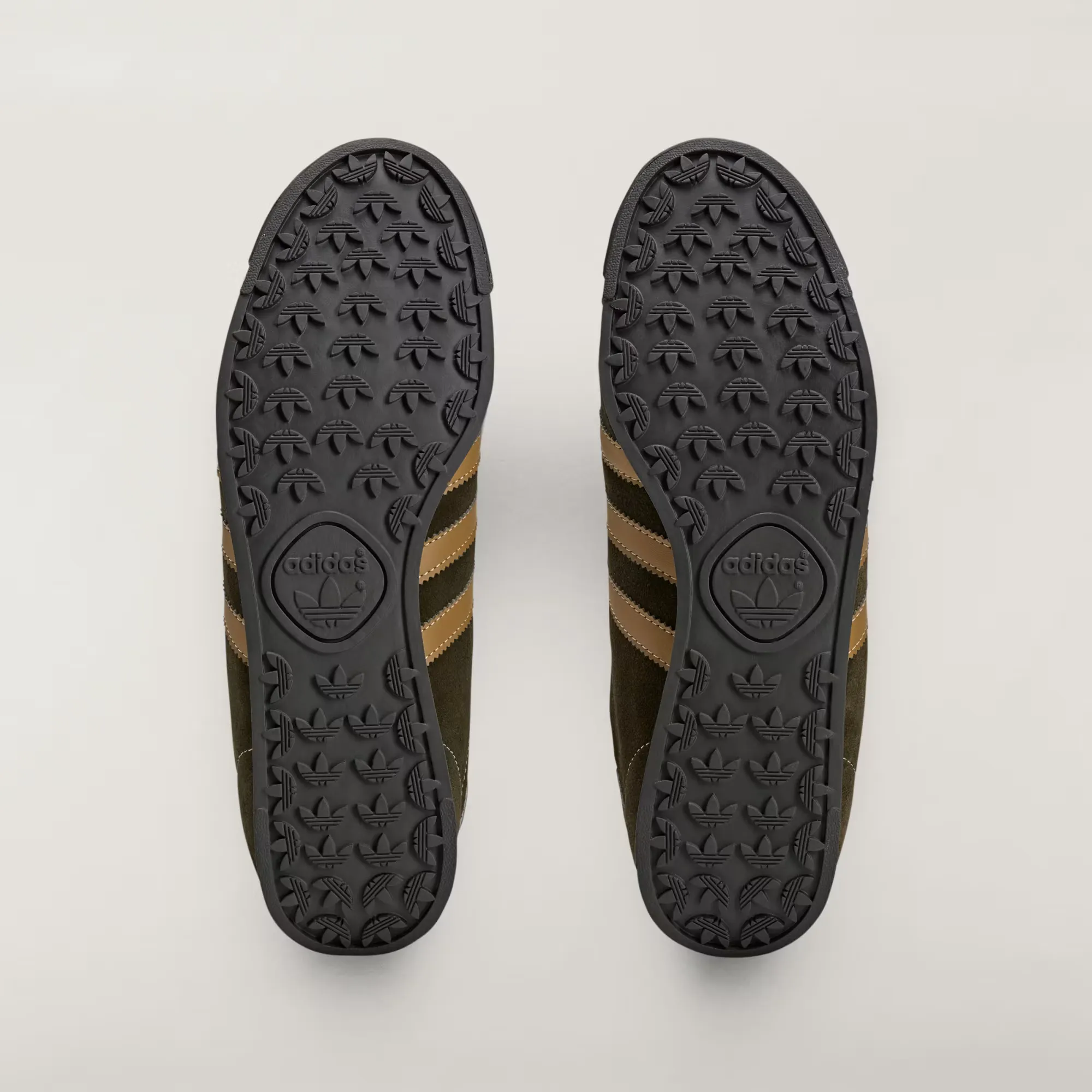 2E2413_adidas-Samoa-II-Spzl_BRONZE-STRATA_JR1565_img2