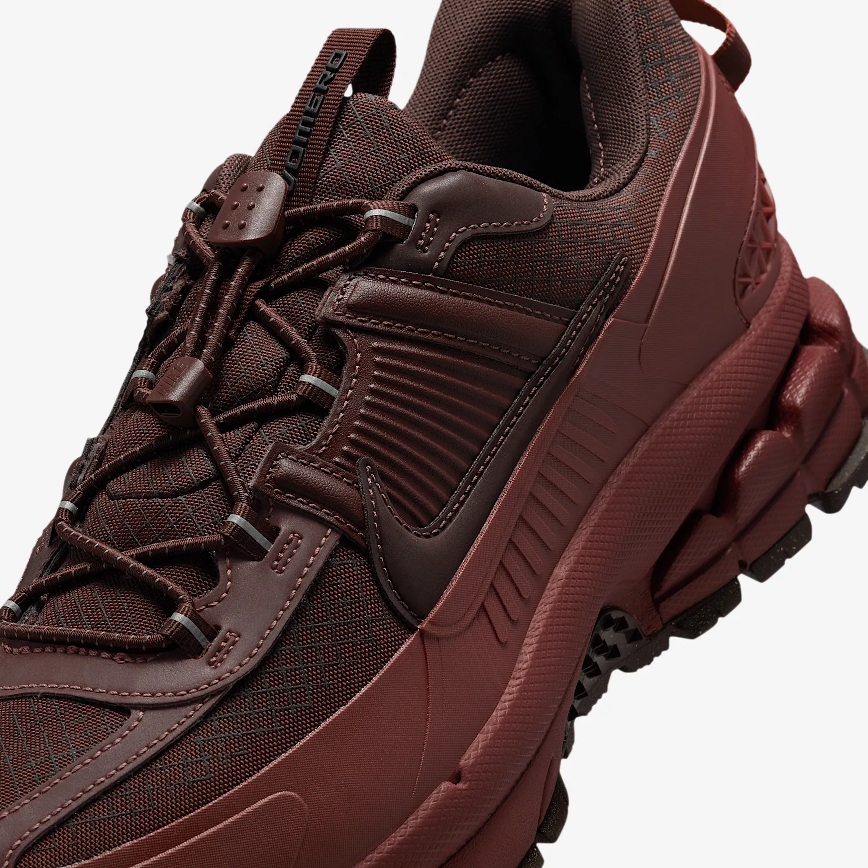 5A4443_Nike-Zoom-Vomero-Roam-WMNS_BAROQUE-BROWN_HV6901-200_img6