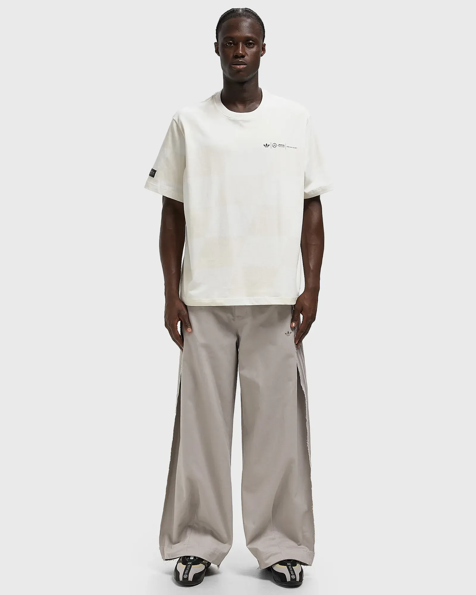 BDB6A4_Bad-Bunny-x-Mercedes-x-adidas-F1-Racing-T-Shirt_WHITE_KD7593_img2