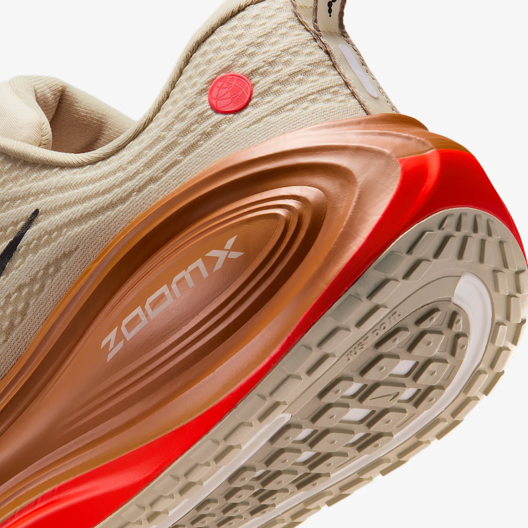 BAAD98_Nike-Vomero-Plus_POETS_IM6679-258_img7