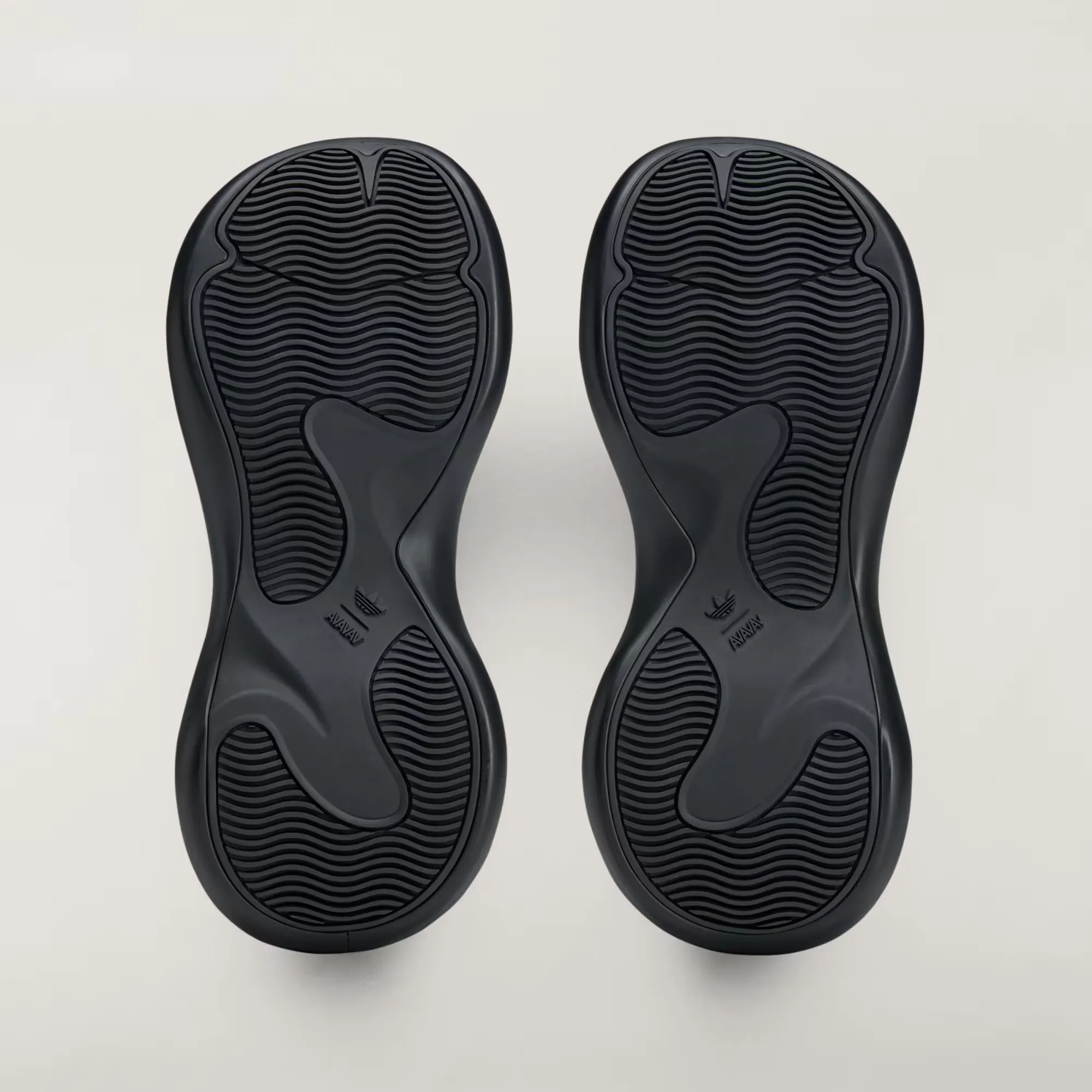 000000_Avavav-x-adidas-Megaride-Moonrubber-WMNS_CORE-BLACK_JR4371_img2