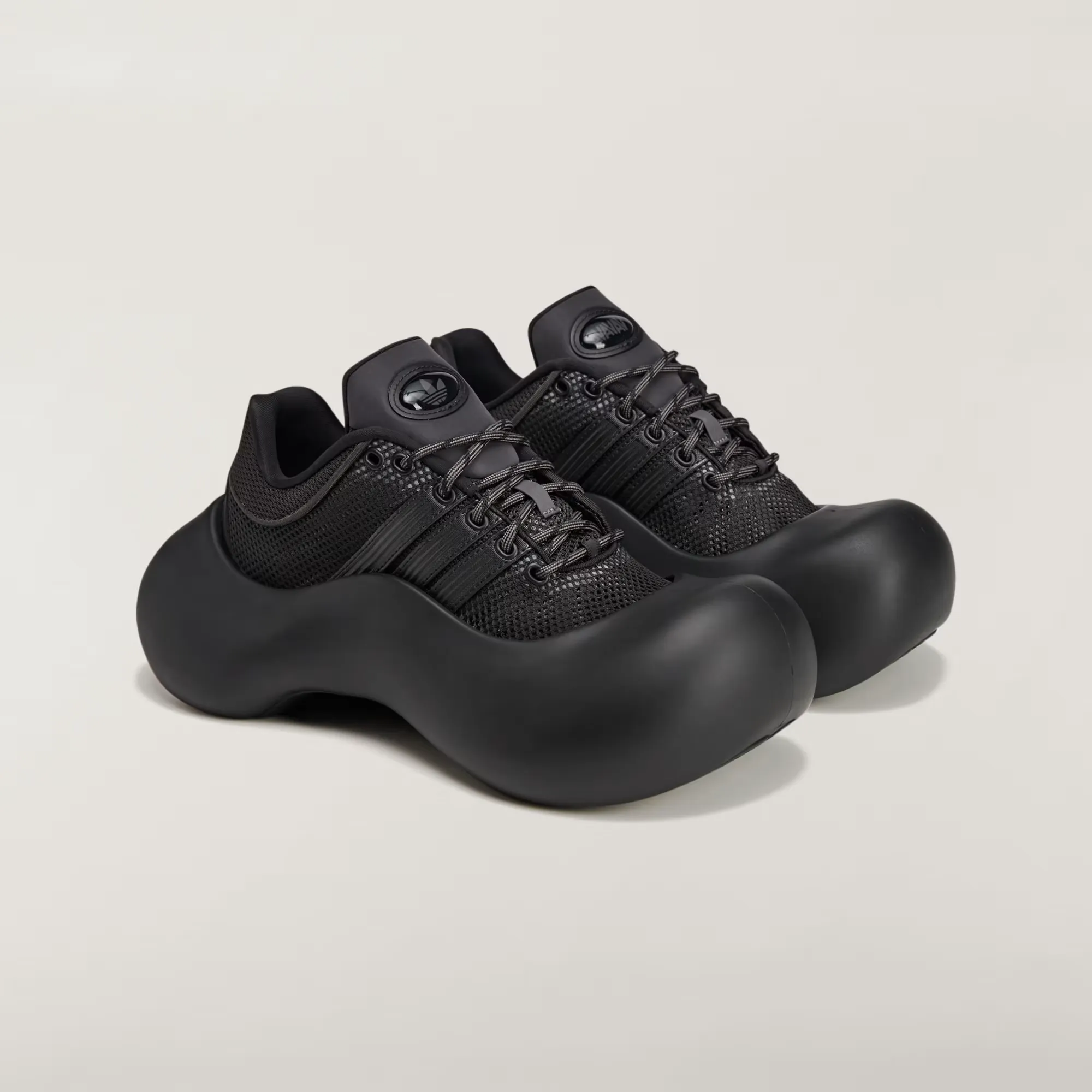 000000_Avavav-x-adidas-Megaride-Moonrubber-WMNS_CORE-BLACK_JR4371_img3