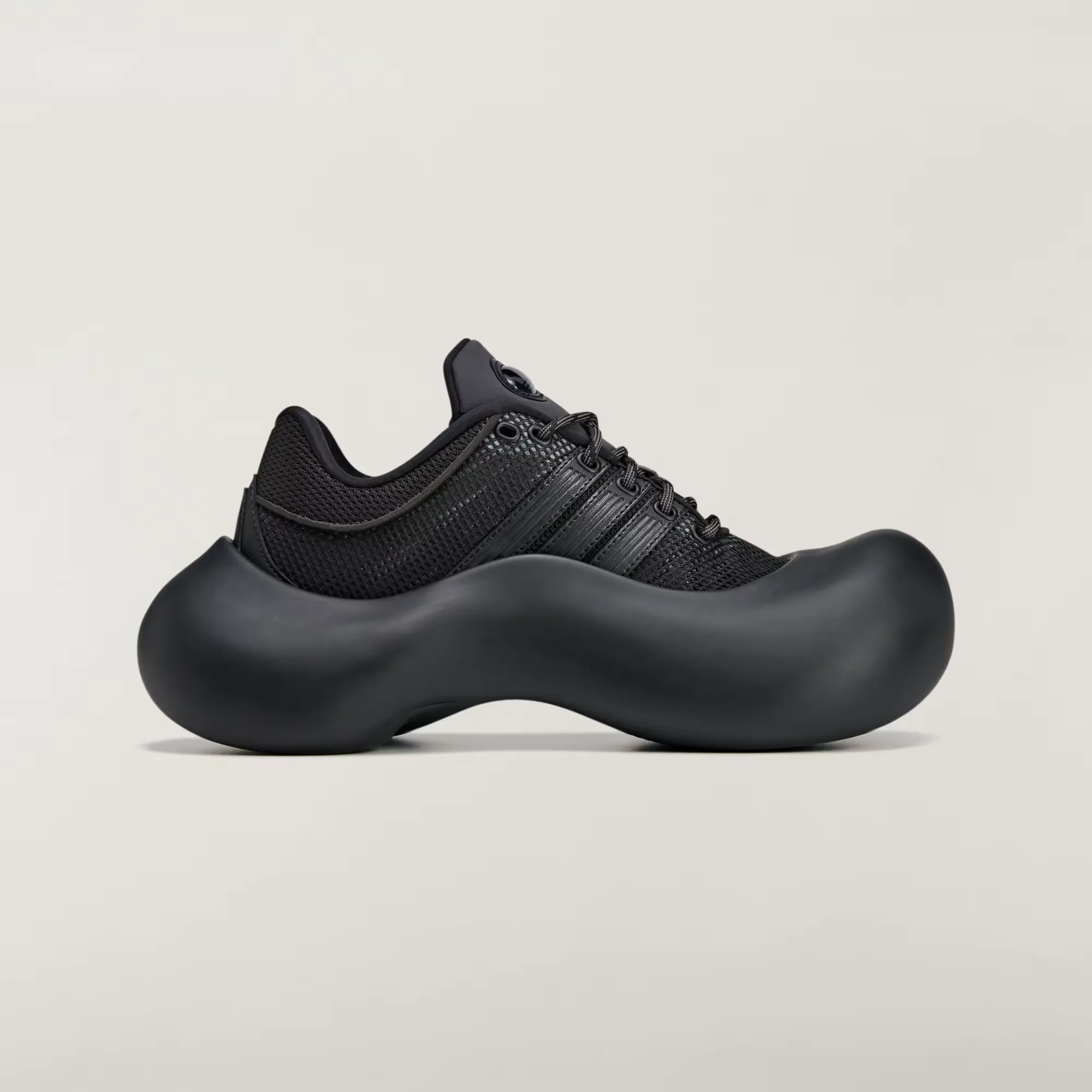 000000_Avavav-x-adidas-Megaride-Moonrubber-WMNS_CORE-BLACK_JR4371_img0
