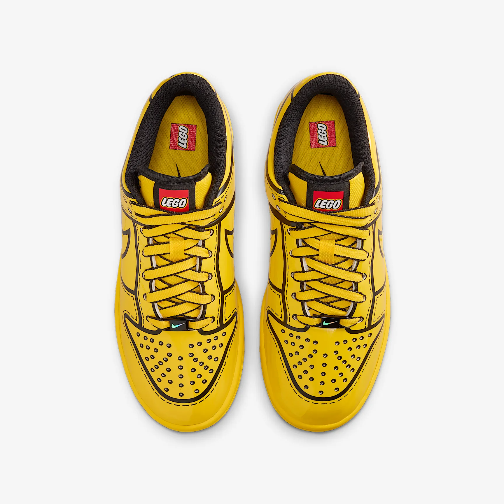 D1A102_LEGO-x-Nike-Dunk-Low-GS_TOUR-YELLOW_IF2117-700_img3