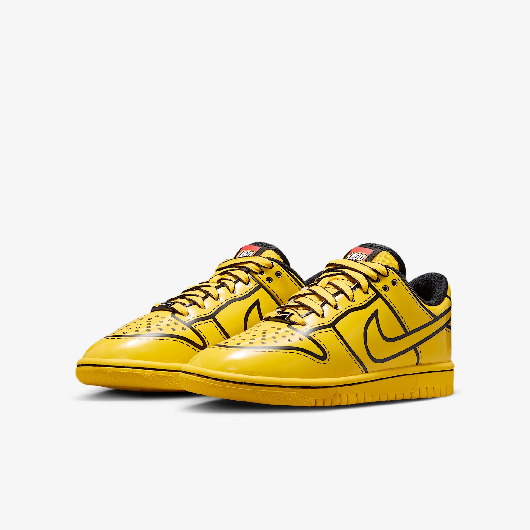D1A102_LEGO-x-Nike-Dunk-Low-GS_TOUR-YELLOW_IF2117-700_img4