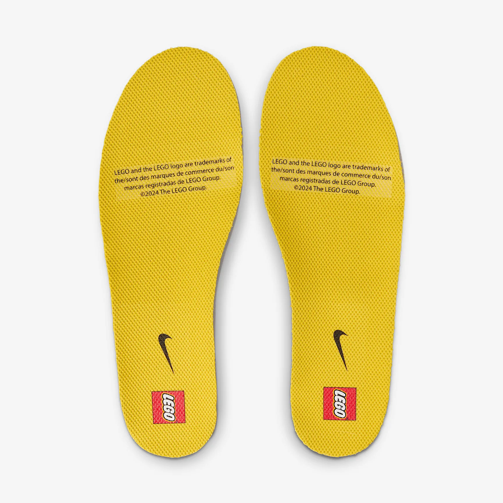 D1A102_LEGO-x-Nike-Dunk-Low-GS_TOUR-YELLOW_IF2117-700_img8