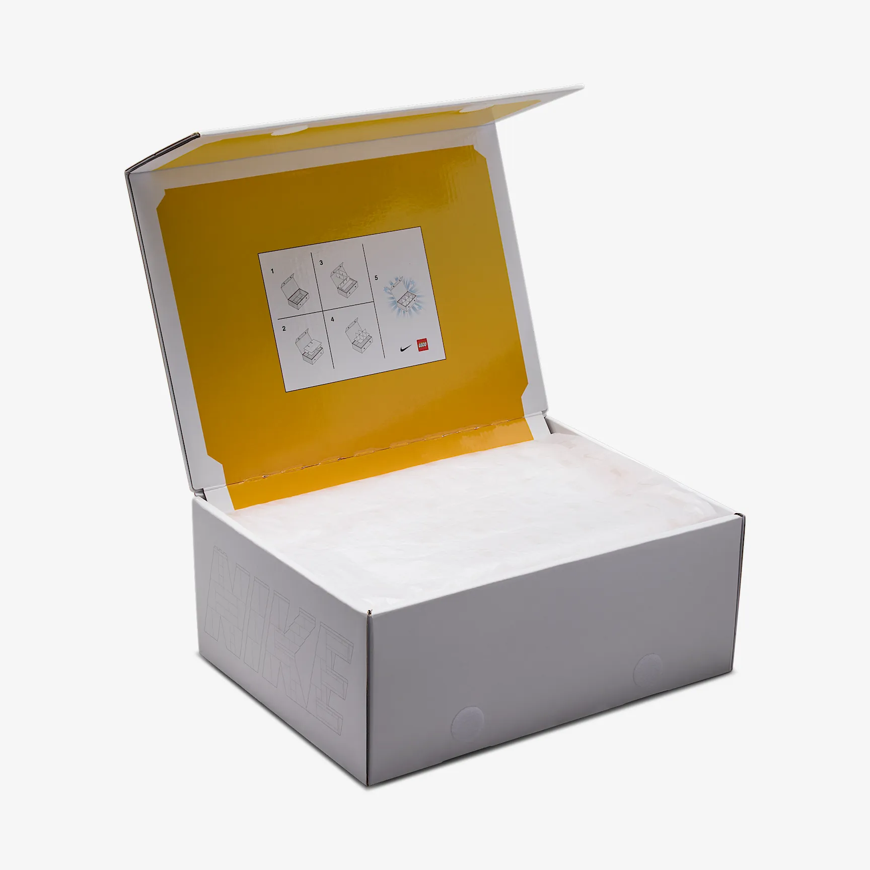 D1A102_LEGO-x-Nike-Dunk-Low-GS_TOUR-YELLOW_IF2117-700_img9