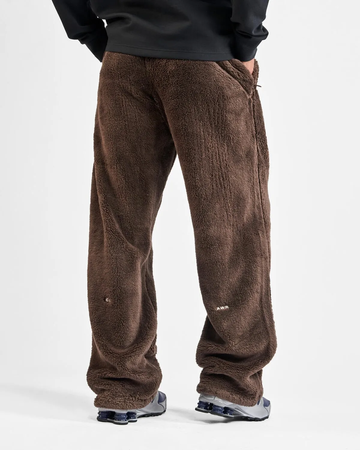 4B3831_Nocta-x-Nike-Chalet-Polar-Fleece-Sweatpant_BAROQUE-BROWN_IB0261-237_img4