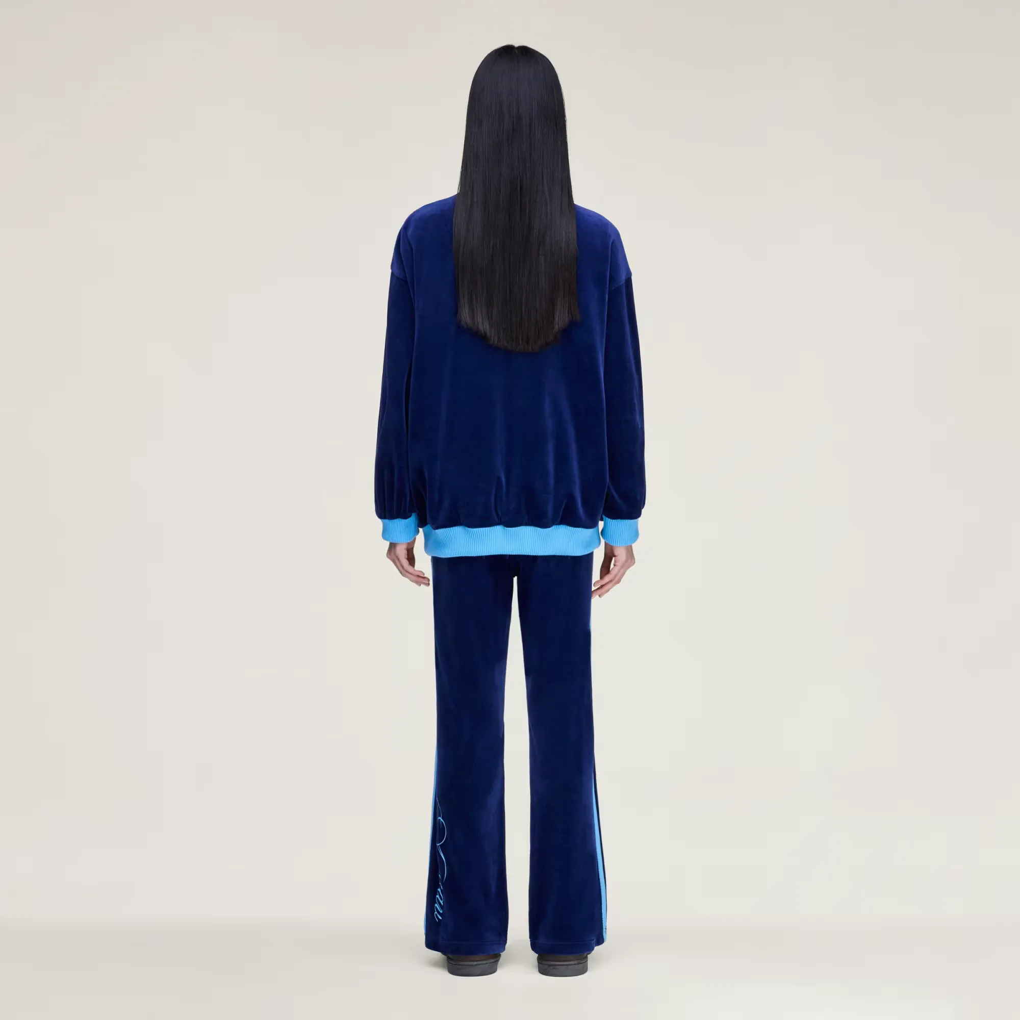 0A0D30_AVAVAV-x-adidas-Velvet-Track-Jacket_DARK-BLUE_KD1492_img4