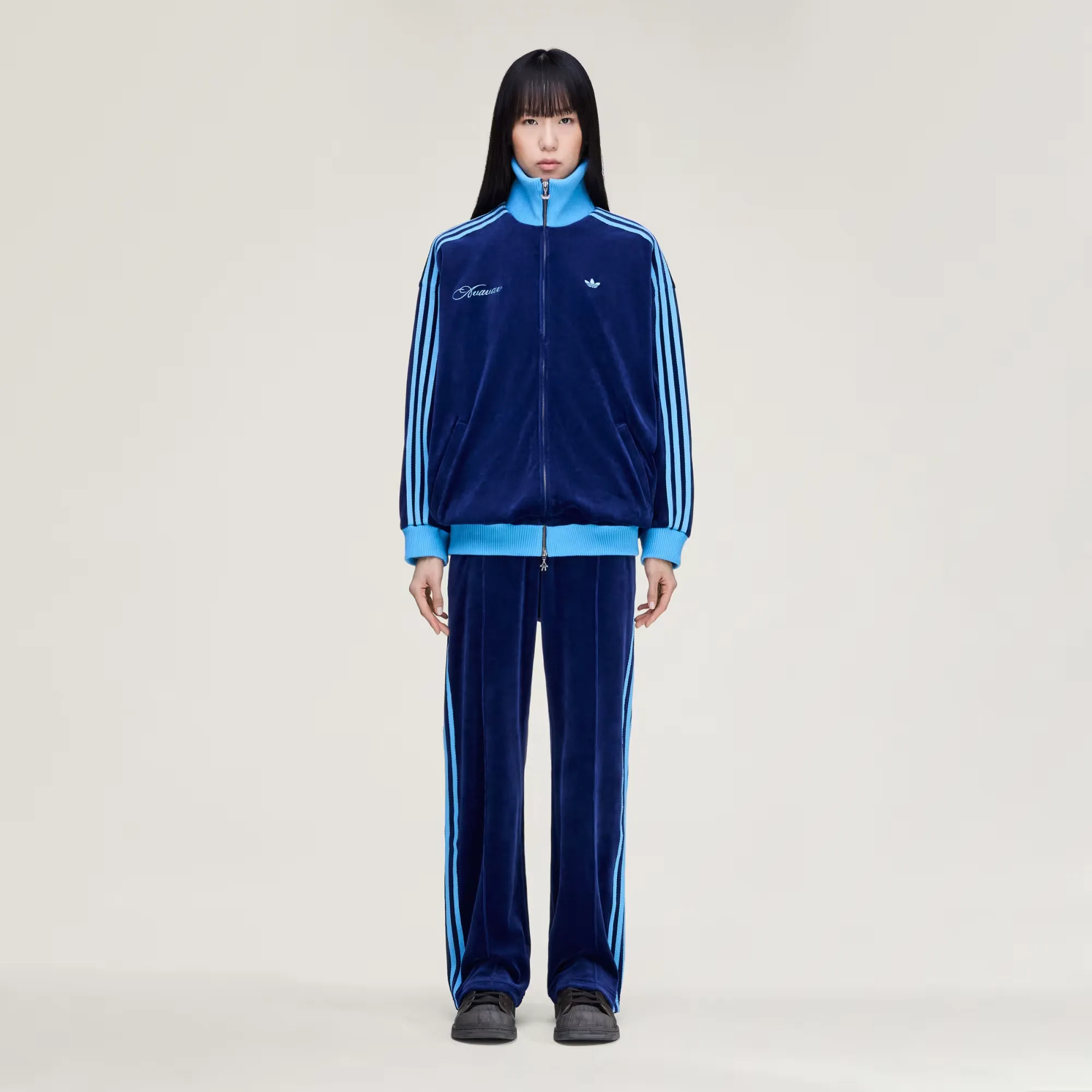 0D0B28_AVAVAV-x-adidas-Velvet-Track-Pants_DARK-BLUE_KD1493_img2