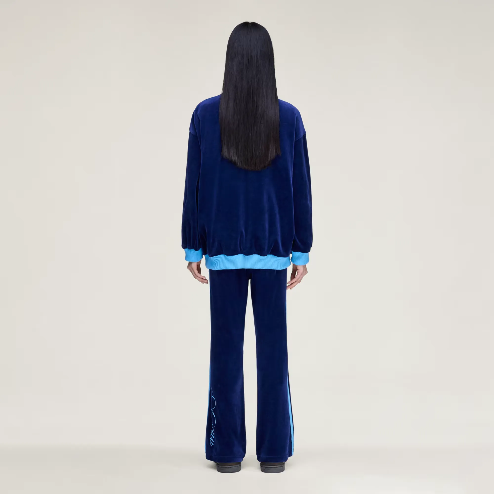 0D0B28_AVAVAV-x-adidas-Velvet-Track-Pants_DARK-BLUE_KD1493_img4