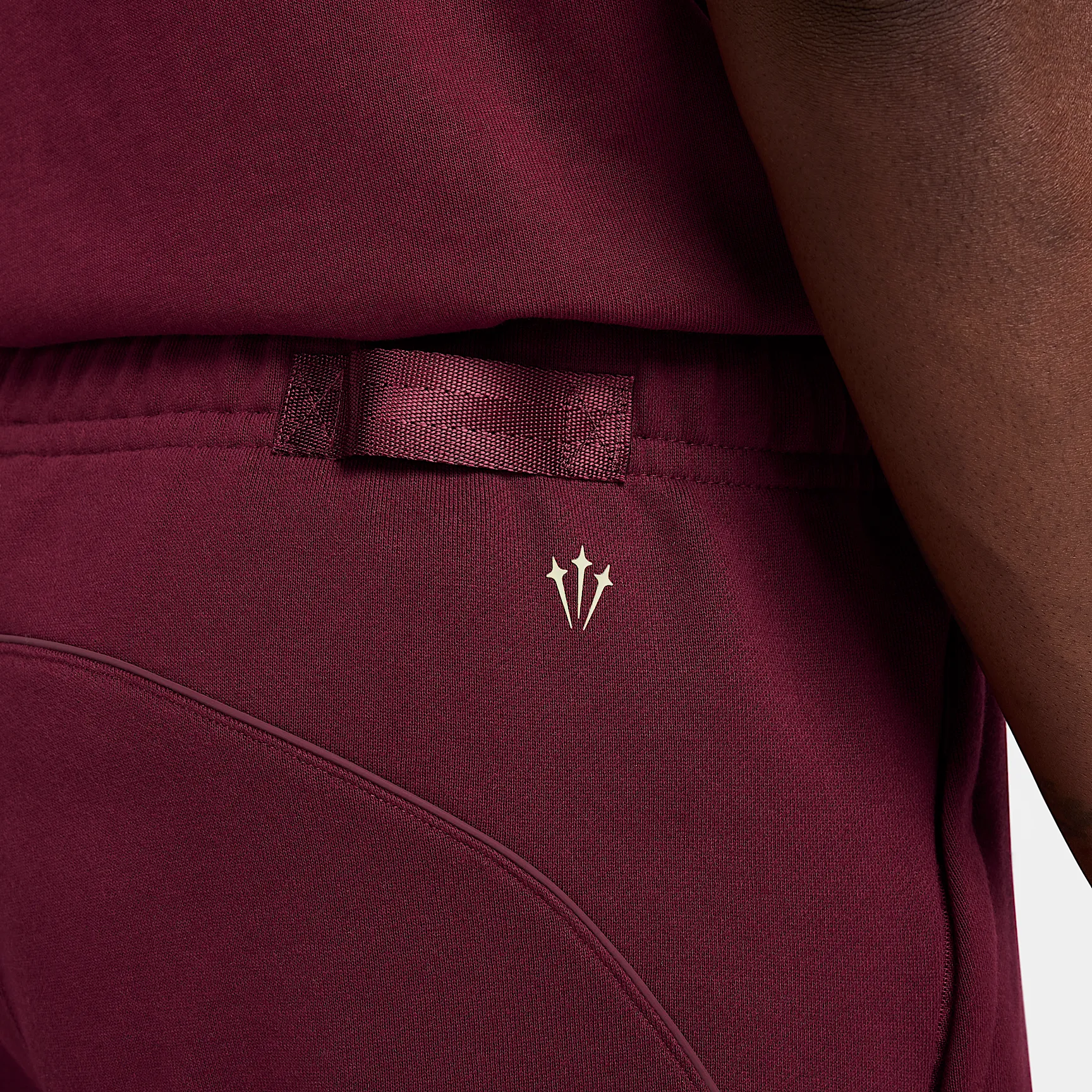 661D2F_Nocta-x-Nike-Nylon-Track-Pant_DARK-BEETROOT_HM5764-638_img6